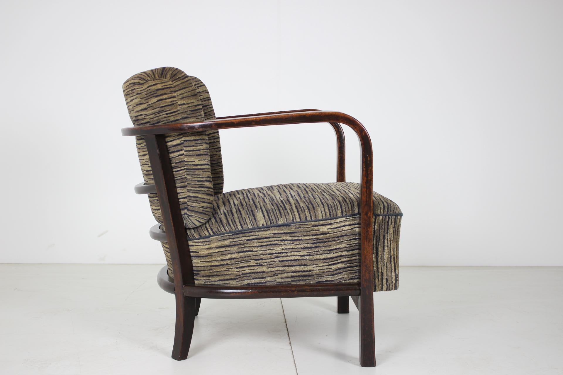 - Made in Czechoslovakia
- Made of wood, fabric
- Suitable for reupholstered
- Good, original condition.