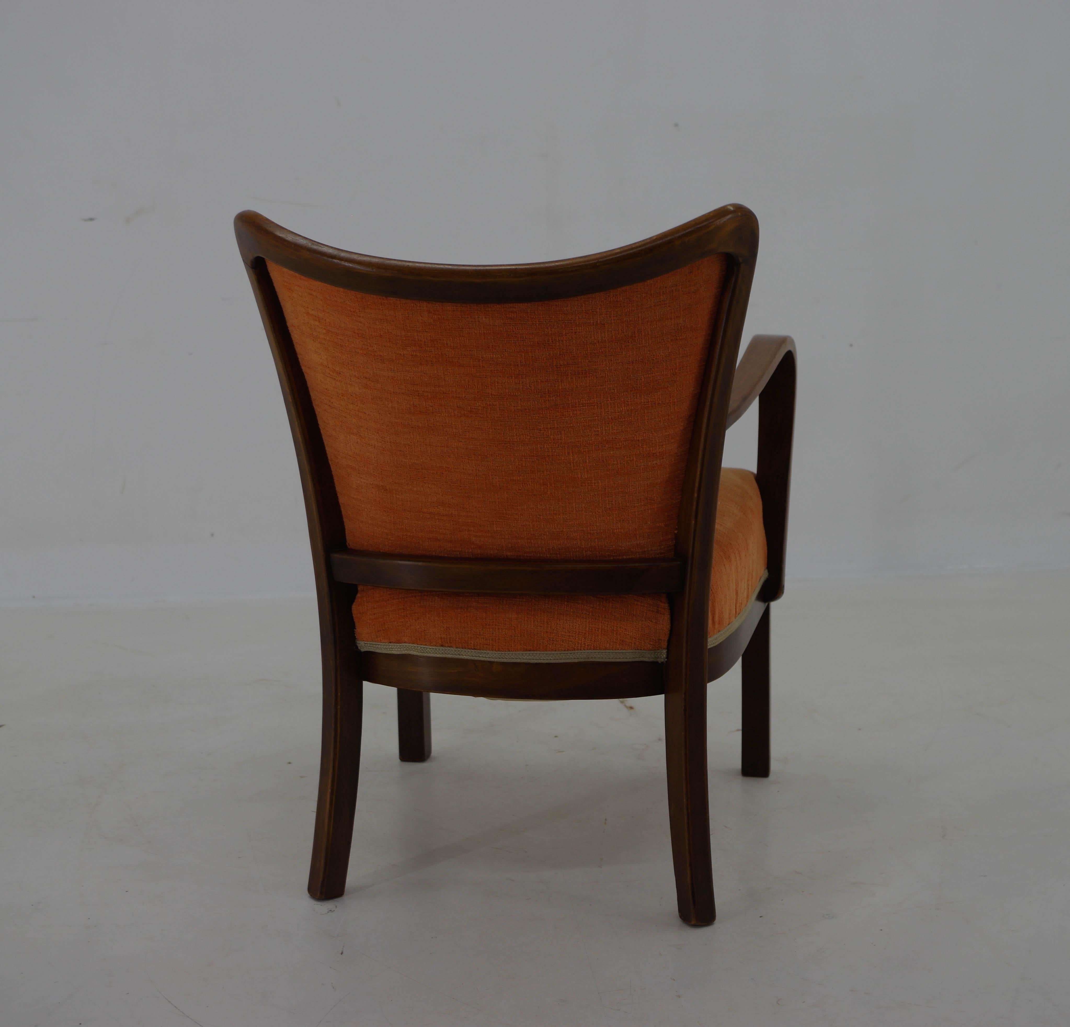 Art Deco Armchair, 1940s In Good Condition For Sale In Praha, CZ