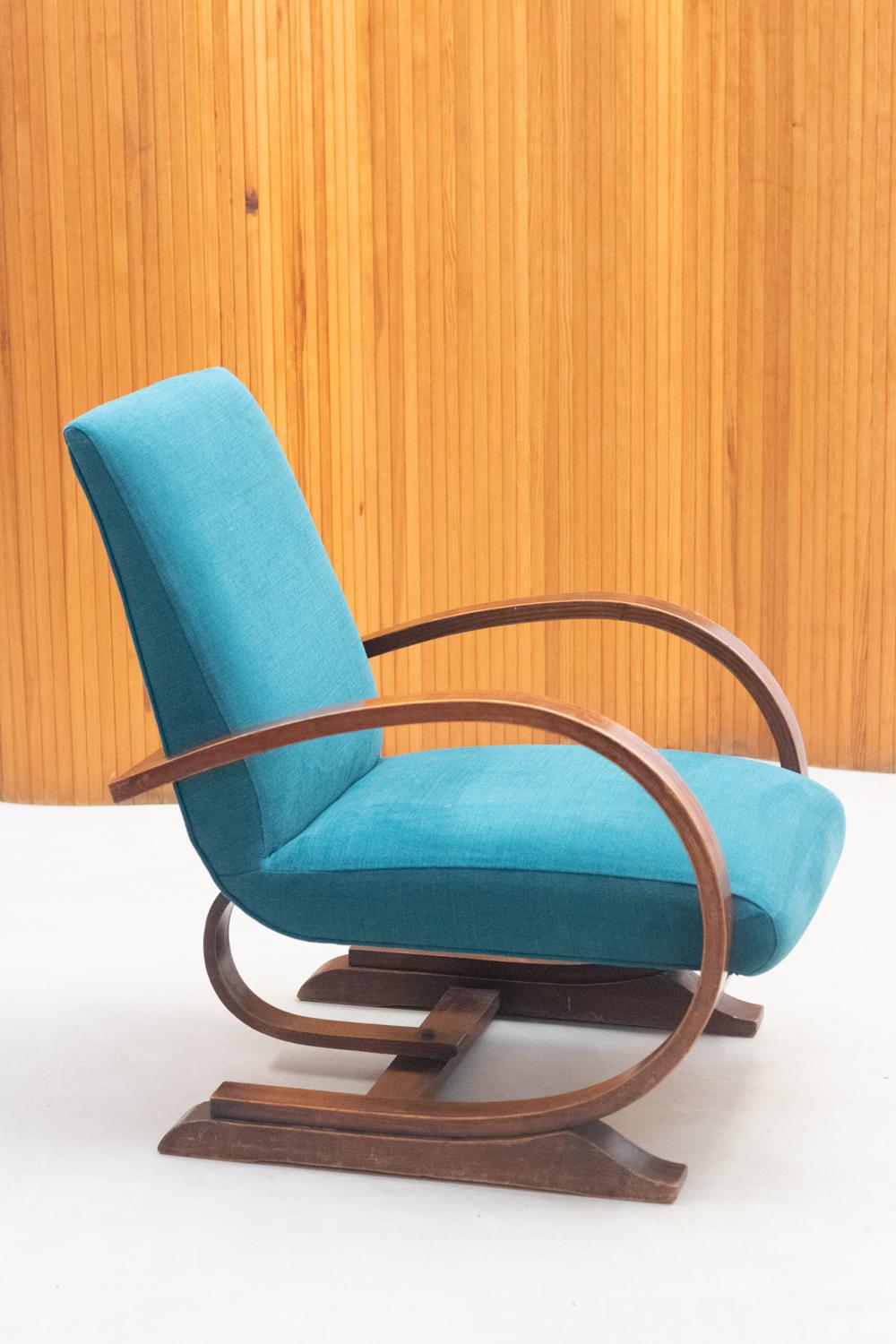 Sessel im Art-déco-Stil aus Frankreich der 1960er Jahre, mit neuem blauem Samtstoff.

Toller Zustand.

Zögern Sie nicht, uns für weitere Informationen zu kontaktieren. Wir würden uns sehr freuen, Ihnen in jeder Hinsicht behilflich sein zu können.
