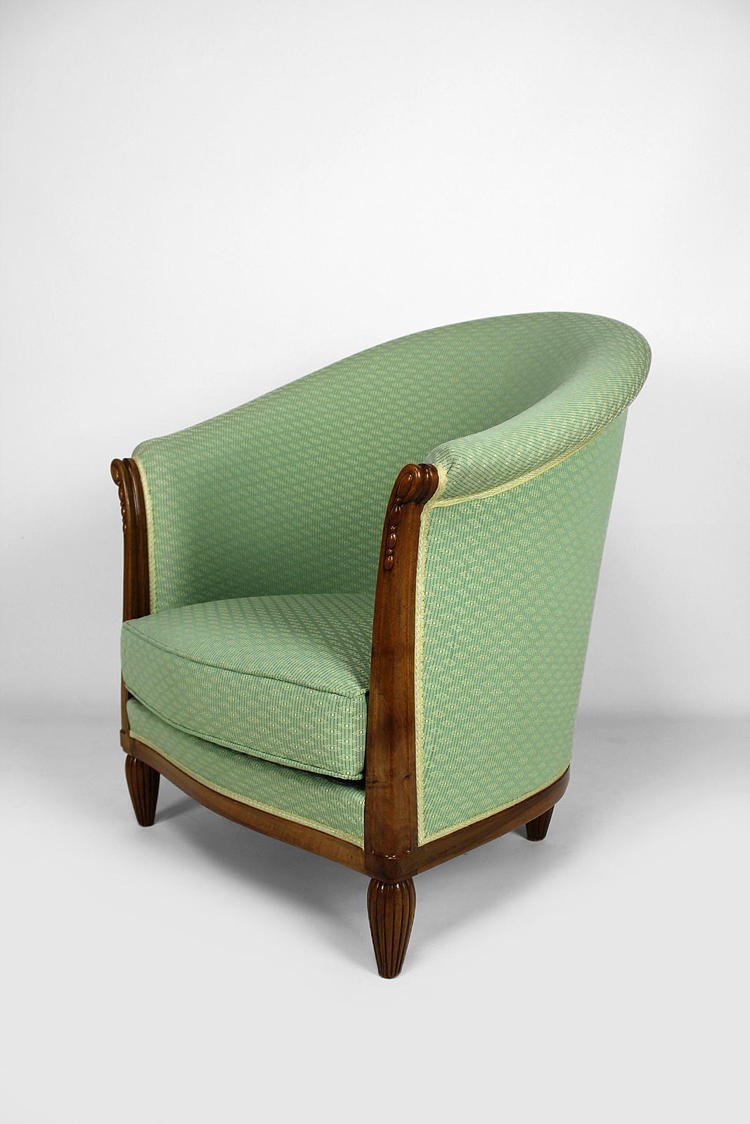 Superb Gauthier-Poinsignon armchair with walnut structure and beautiful green fabric trim. Tapered feet.

Art Deco style, France, circa 1920-1930.
By the Ateliers Gauthier-Poinsignon.

In very good condition.

Dimensions:
height 84 cm
width 75