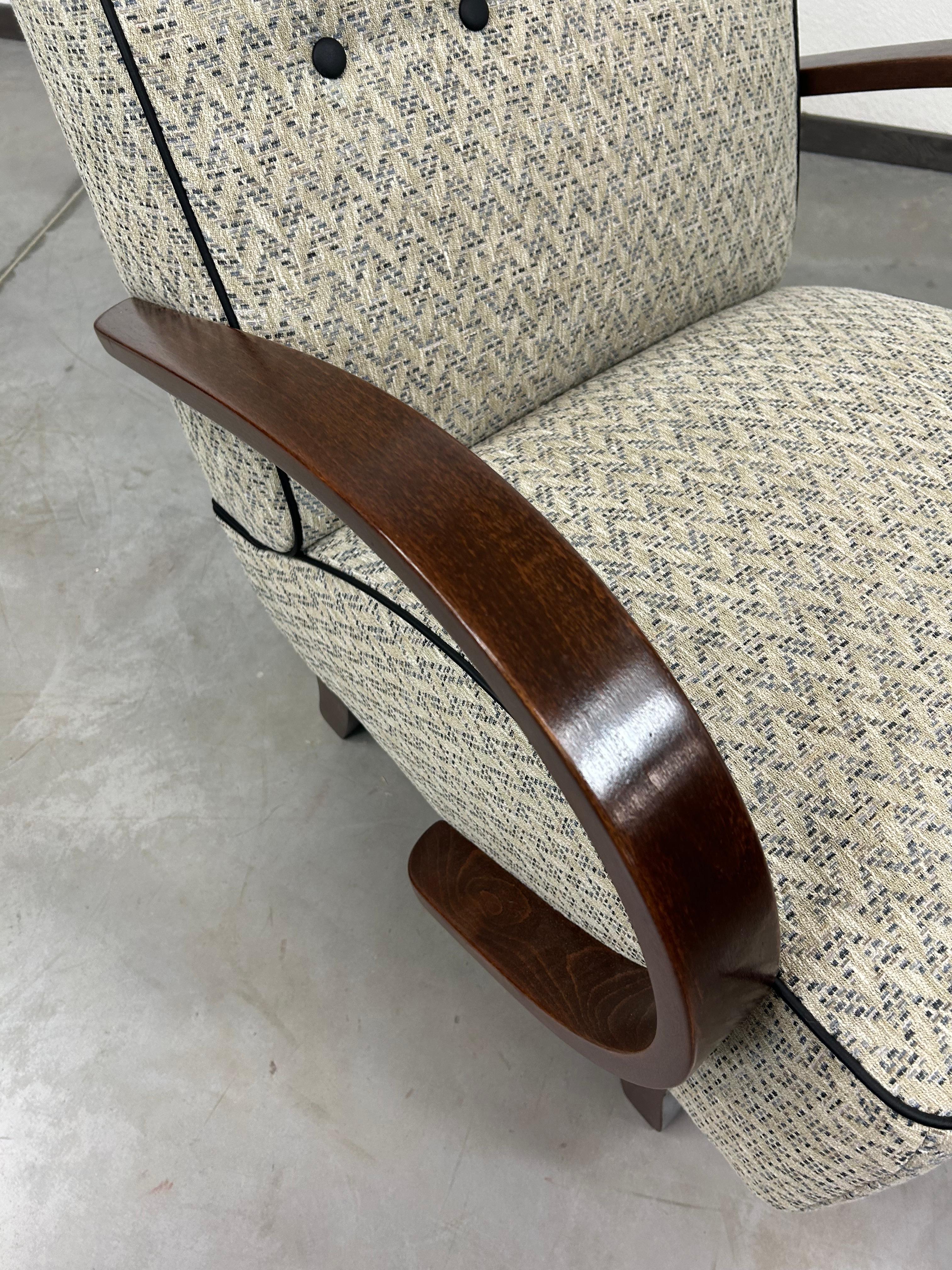 Mid-20th Century Art deco armchair by Jindřich Halabala For Sale