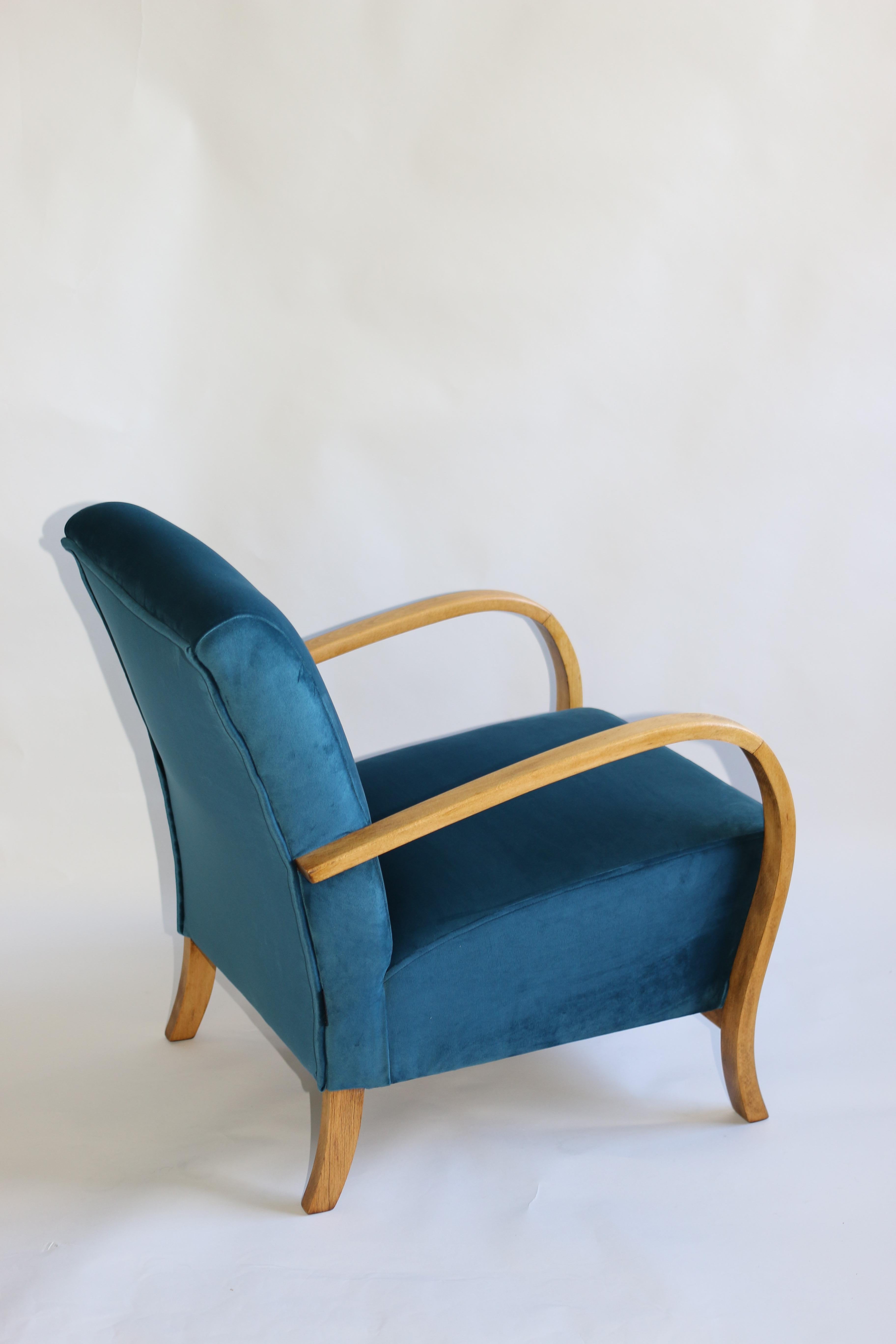 Art Deco Armchair in Blue Marine Velvet from 20th Century In Excellent Condition For Sale In Wroclaw, PL