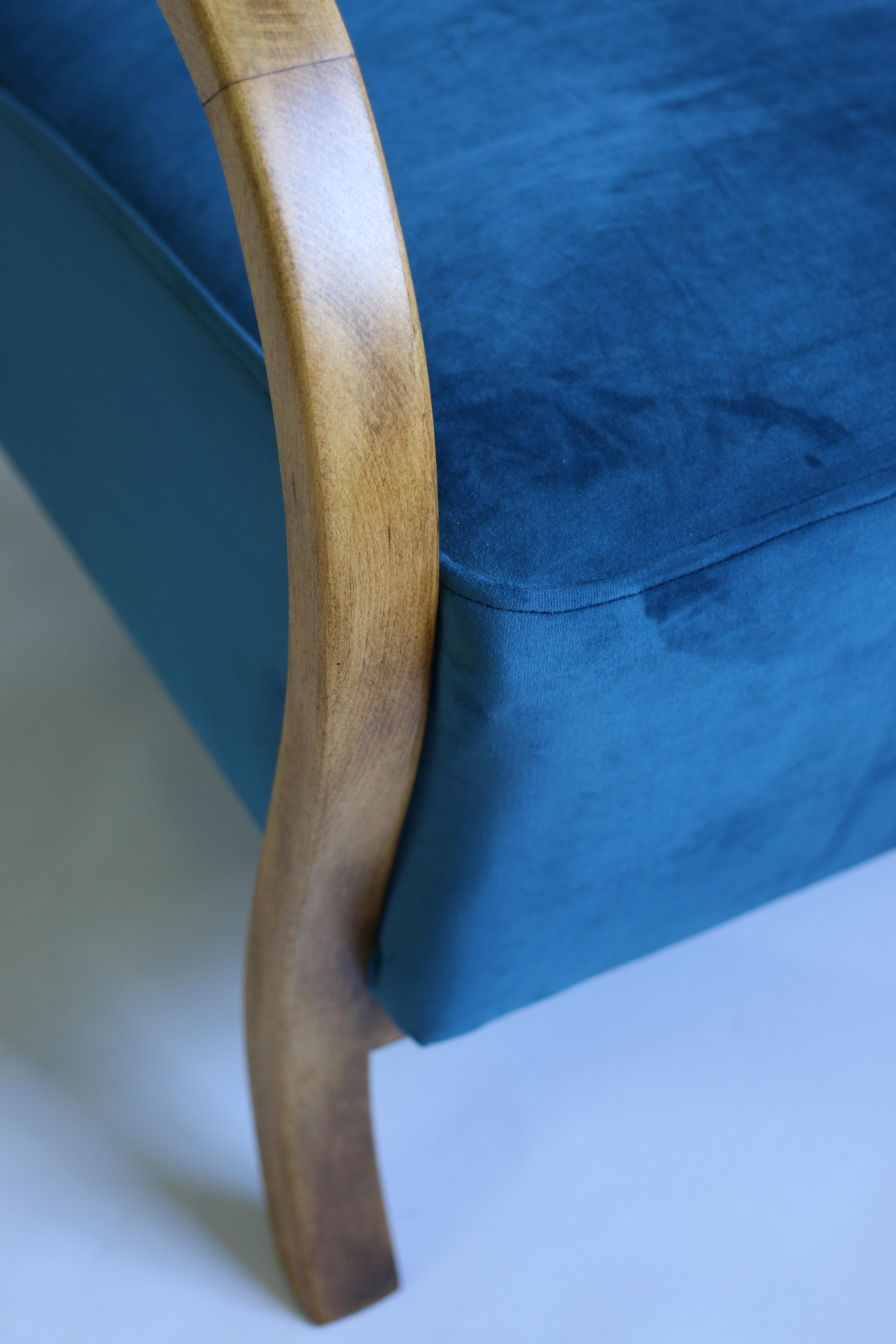 Art Deco Armchair in Blue Marine Velvet from 20th Century For Sale 2