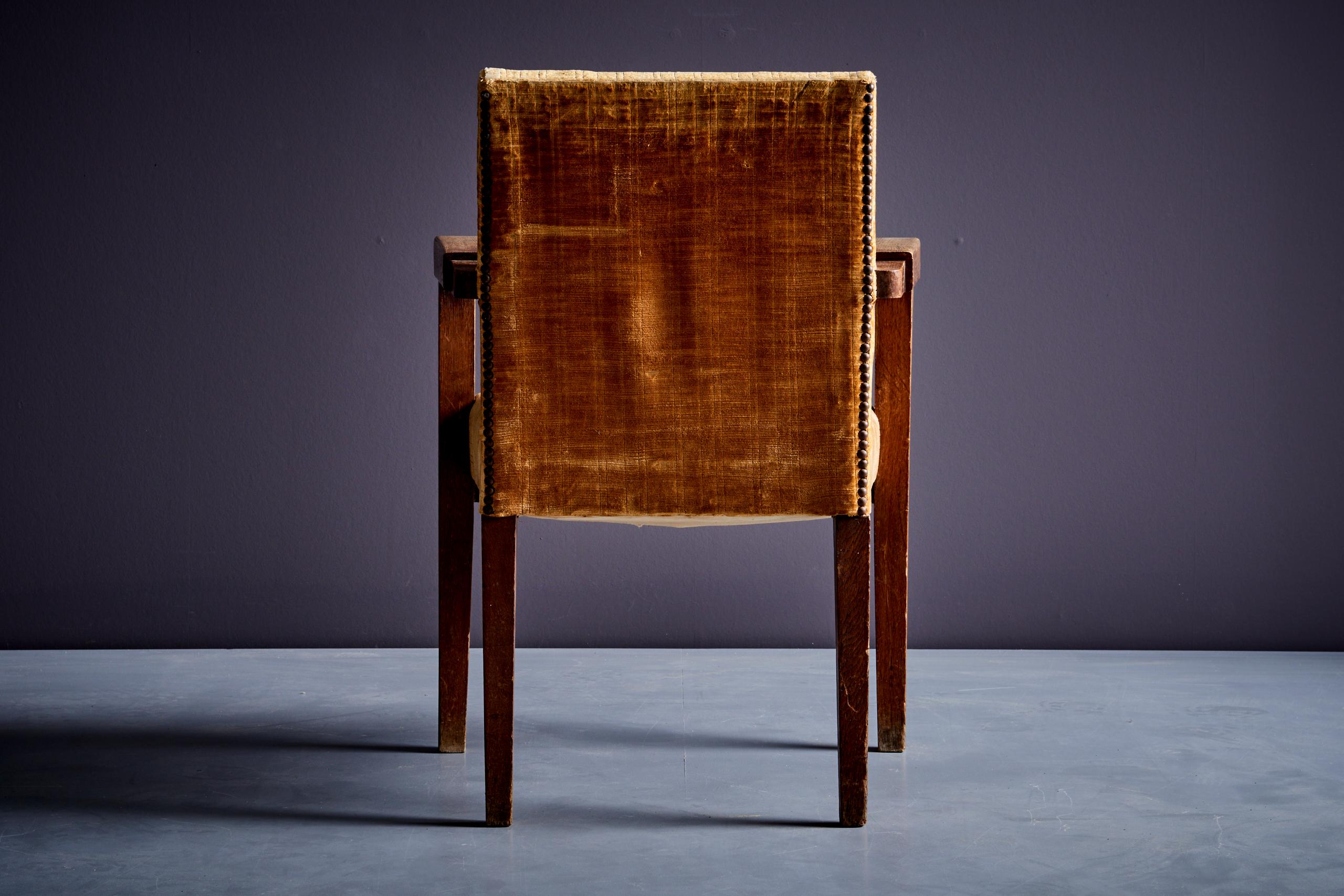 Art Deco Armchair in Oak and mustard colored Upholstery, France - 1940s For Sale 1