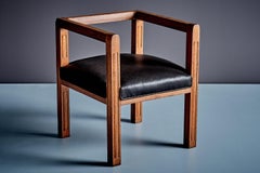 Poltrona Art Déco in rovere massiccio con rivestimento nuovo in pelle nera, Francia, anni ’20