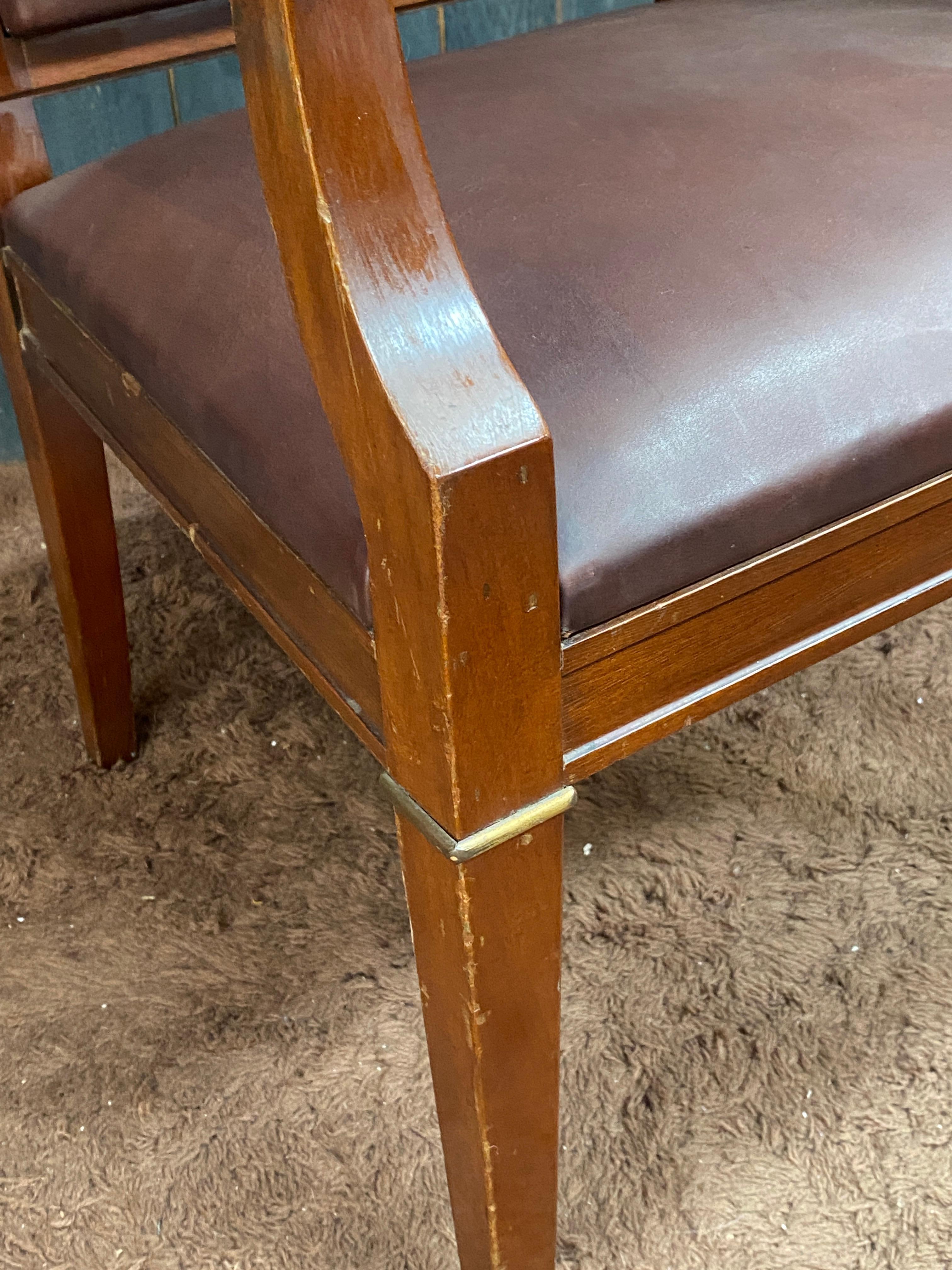 Fauteuil Art Déco en noyer dans le style d'Andre Arbus, vers 1940 en vente 3