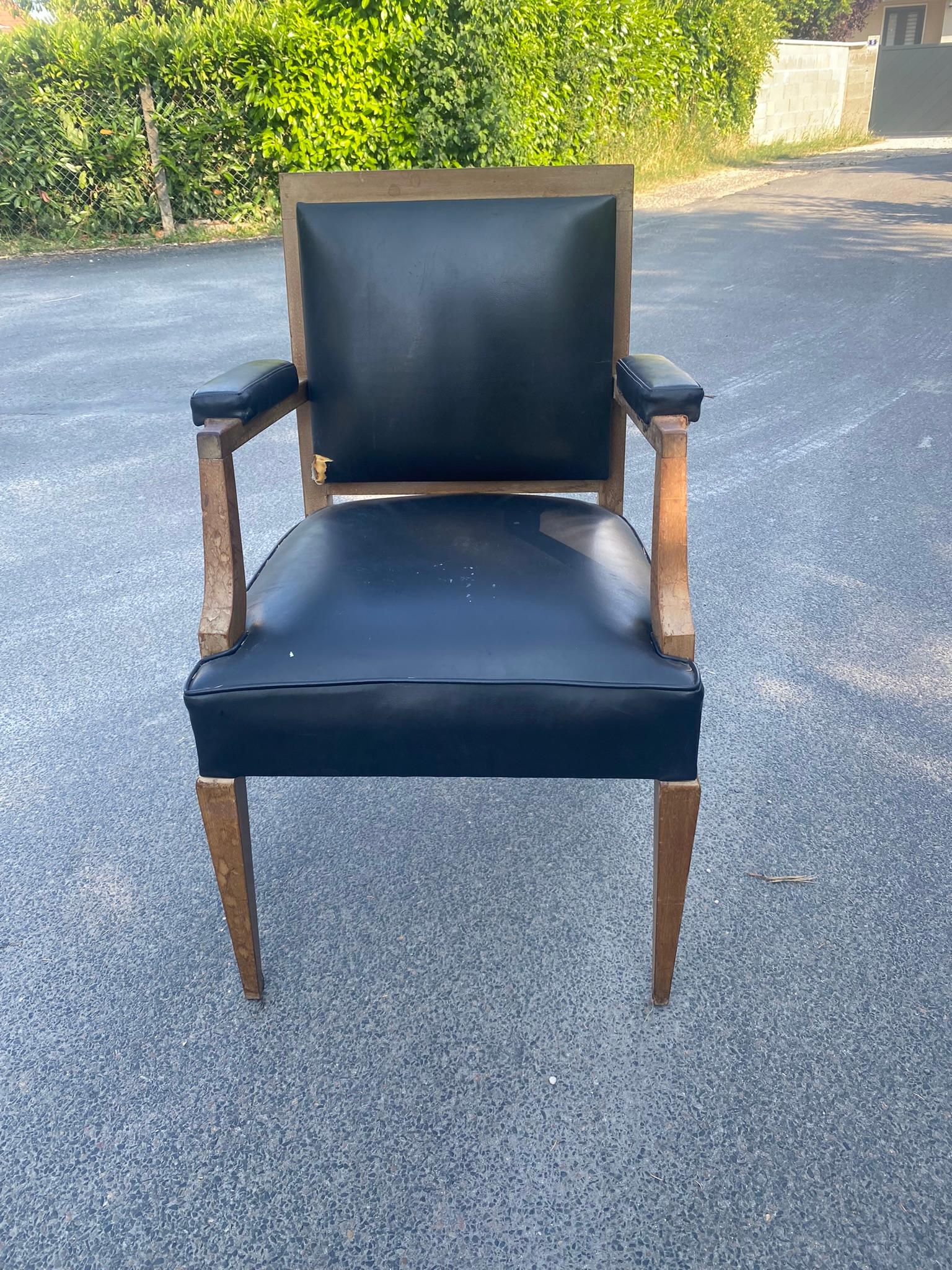 Art Deco Armchair in Walnut in the Style of Andre Arbus, circa 1940 For Sale 1