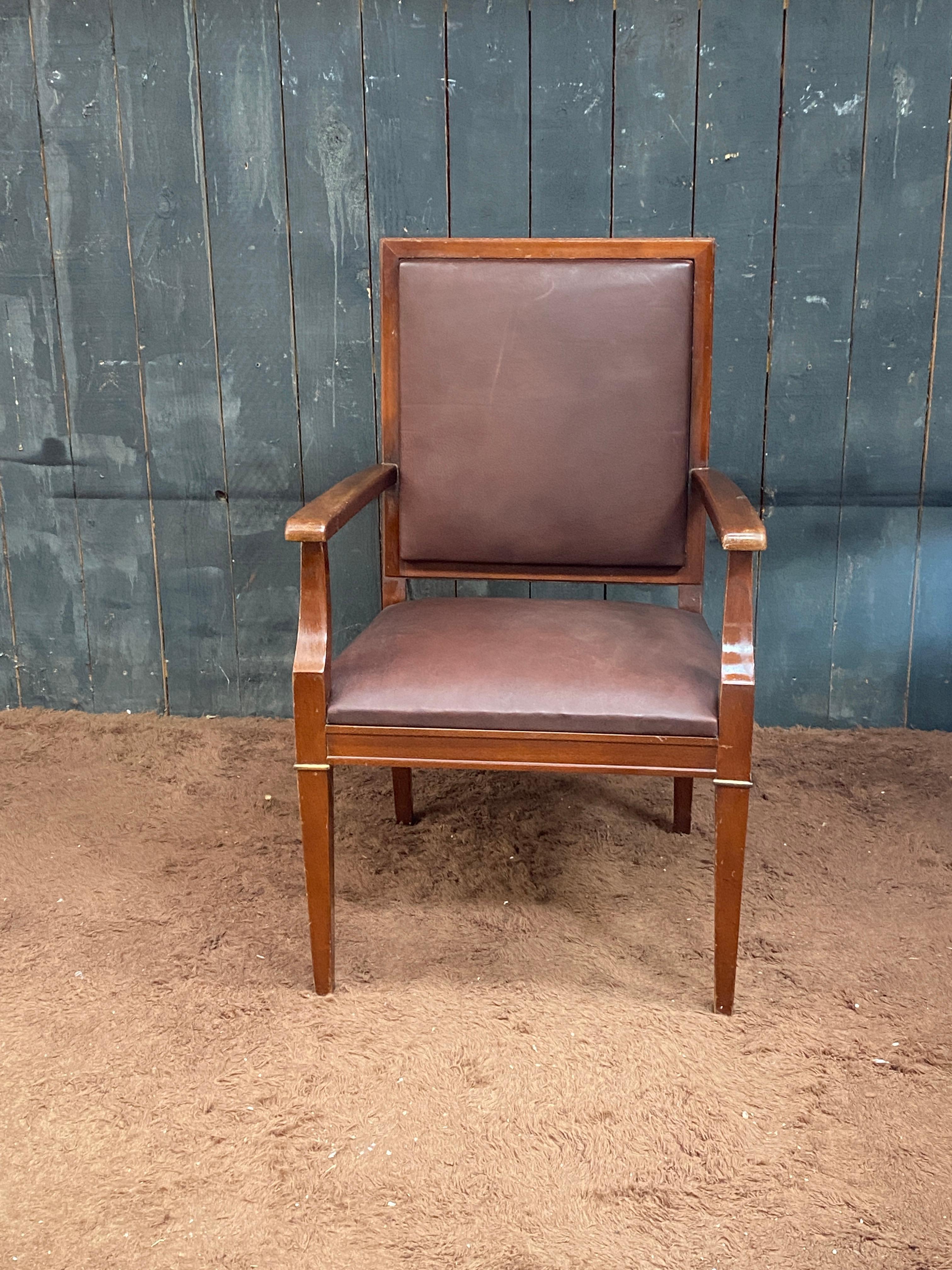Fauteuil Art Déco en noyer dans le style d'Andre Arbus, vers 1940 en vente 2
