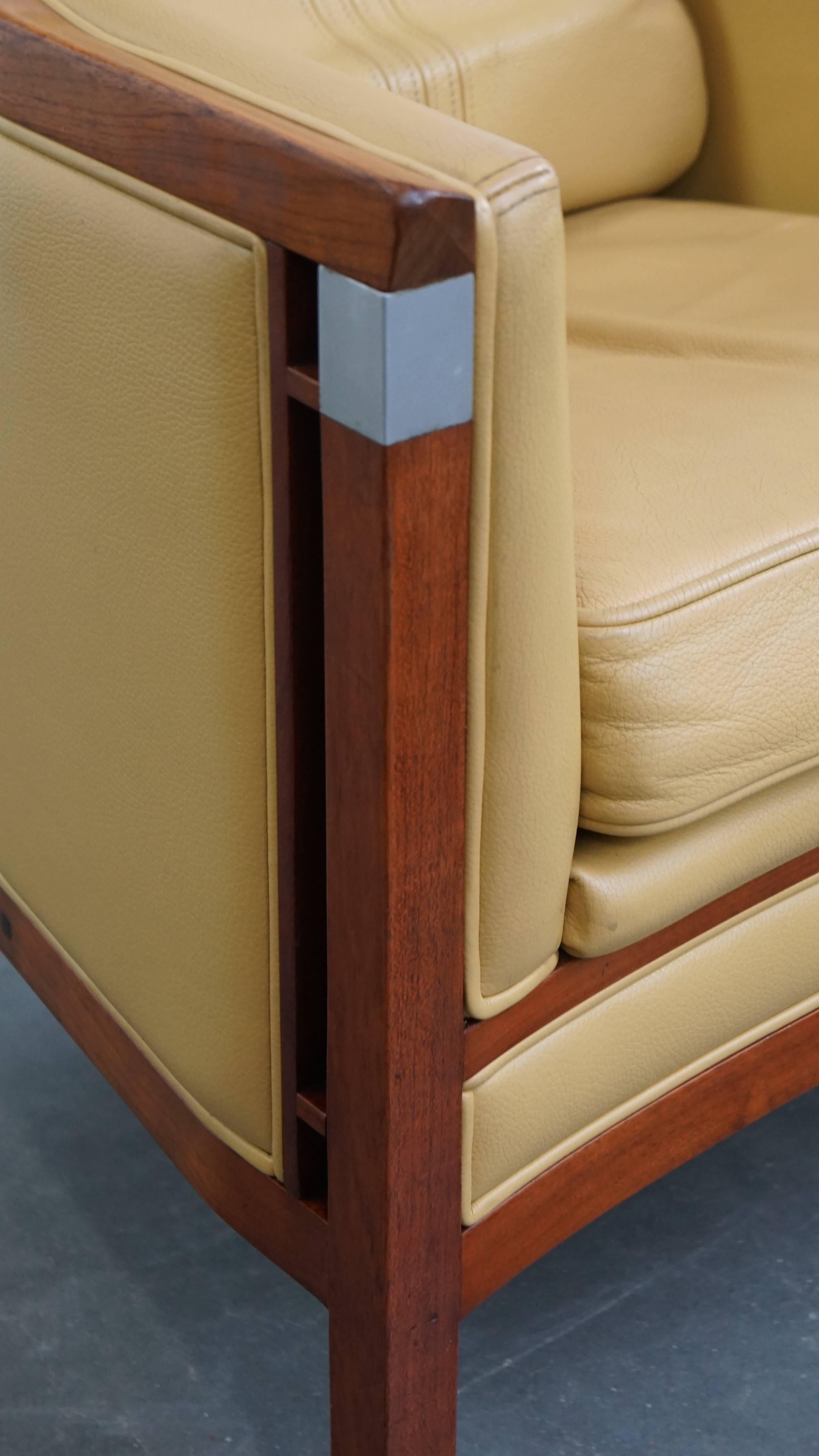 Fauteuil Art Déco en cuir jaune avec dossier haut en vente 4