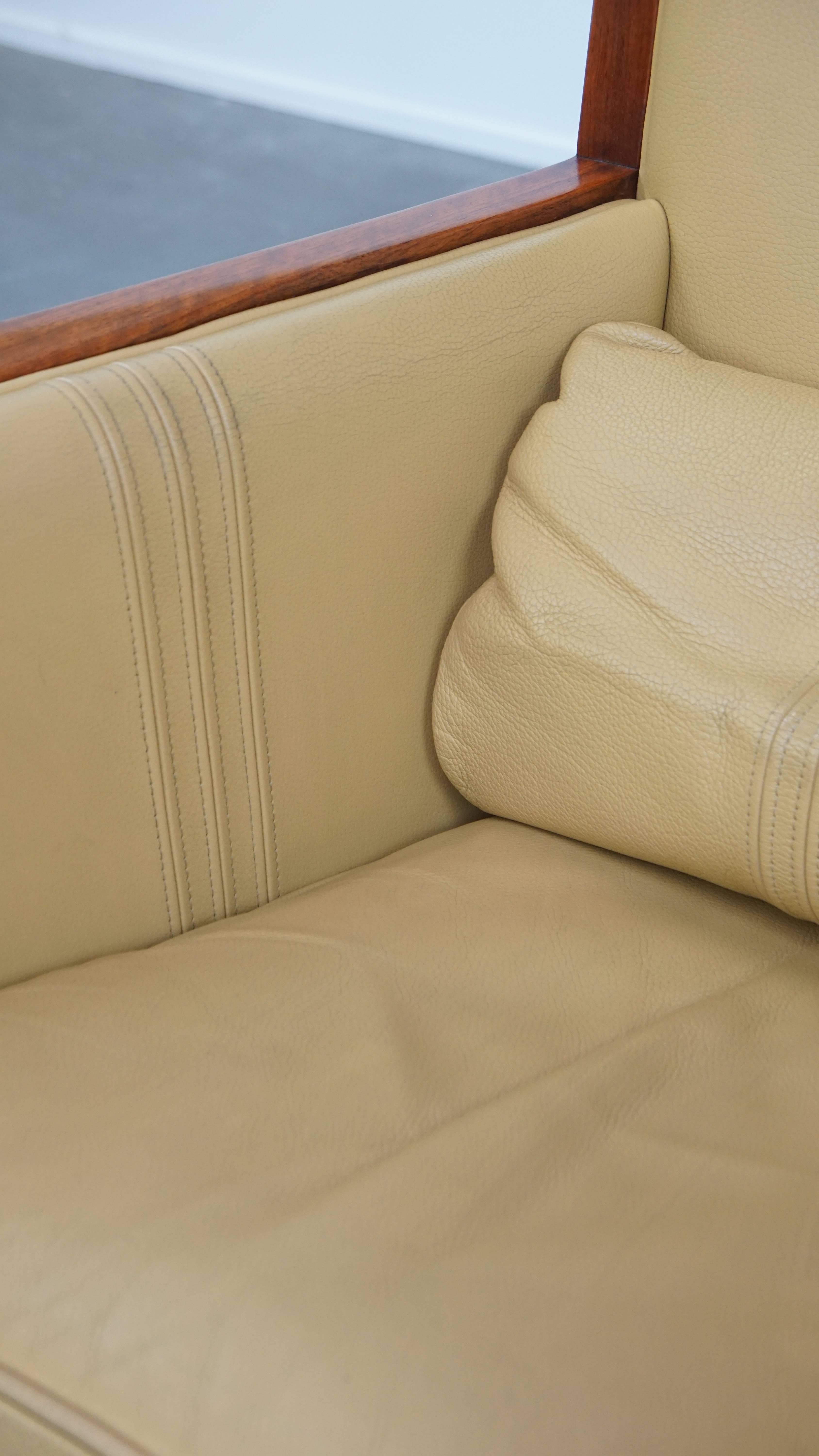 Fauteuil Art Déco en cuir jaune avec dossier haut en vente 8