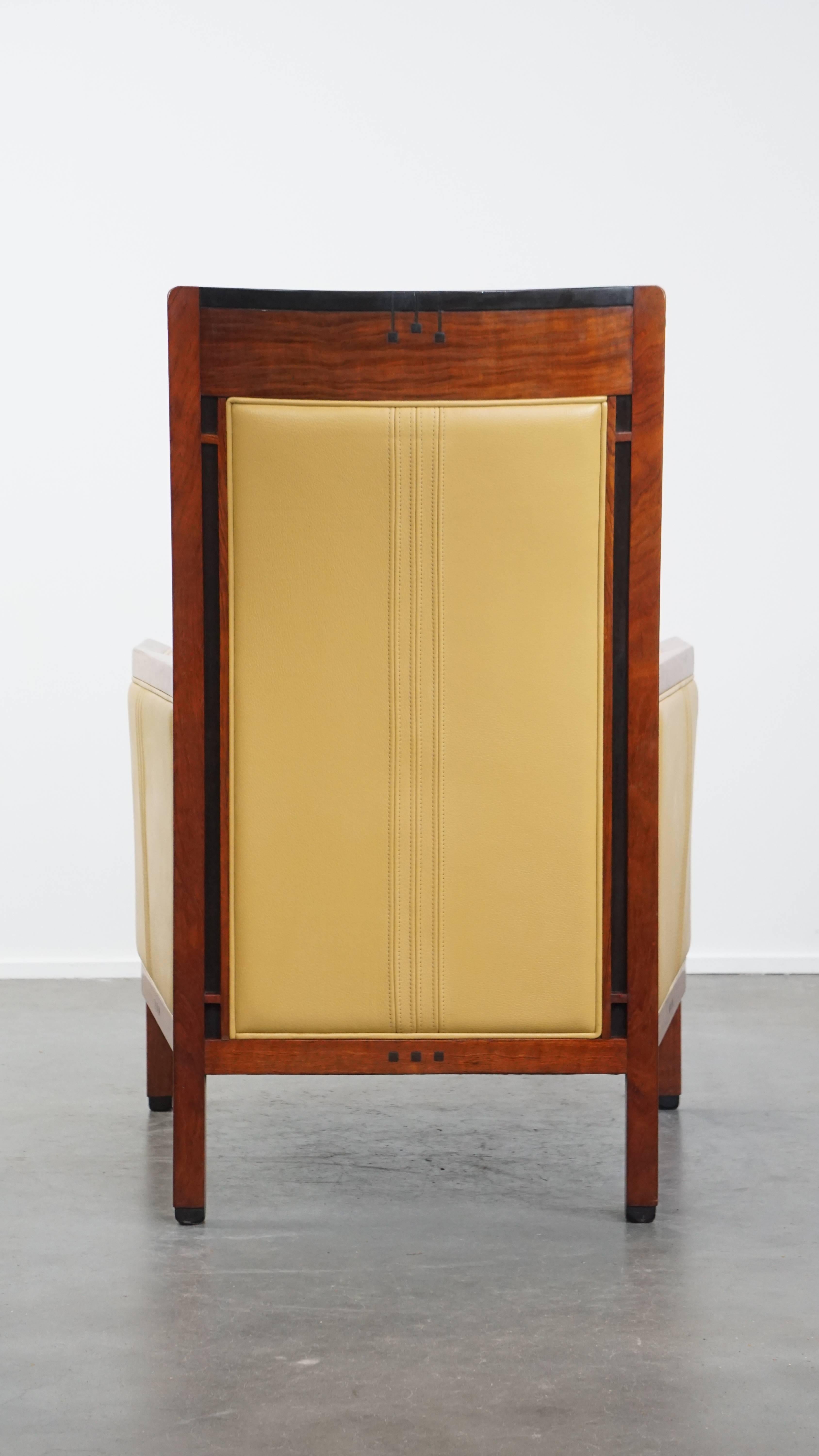 Fait main Fauteuil Art Déco en cuir jaune avec dossier haut en vente