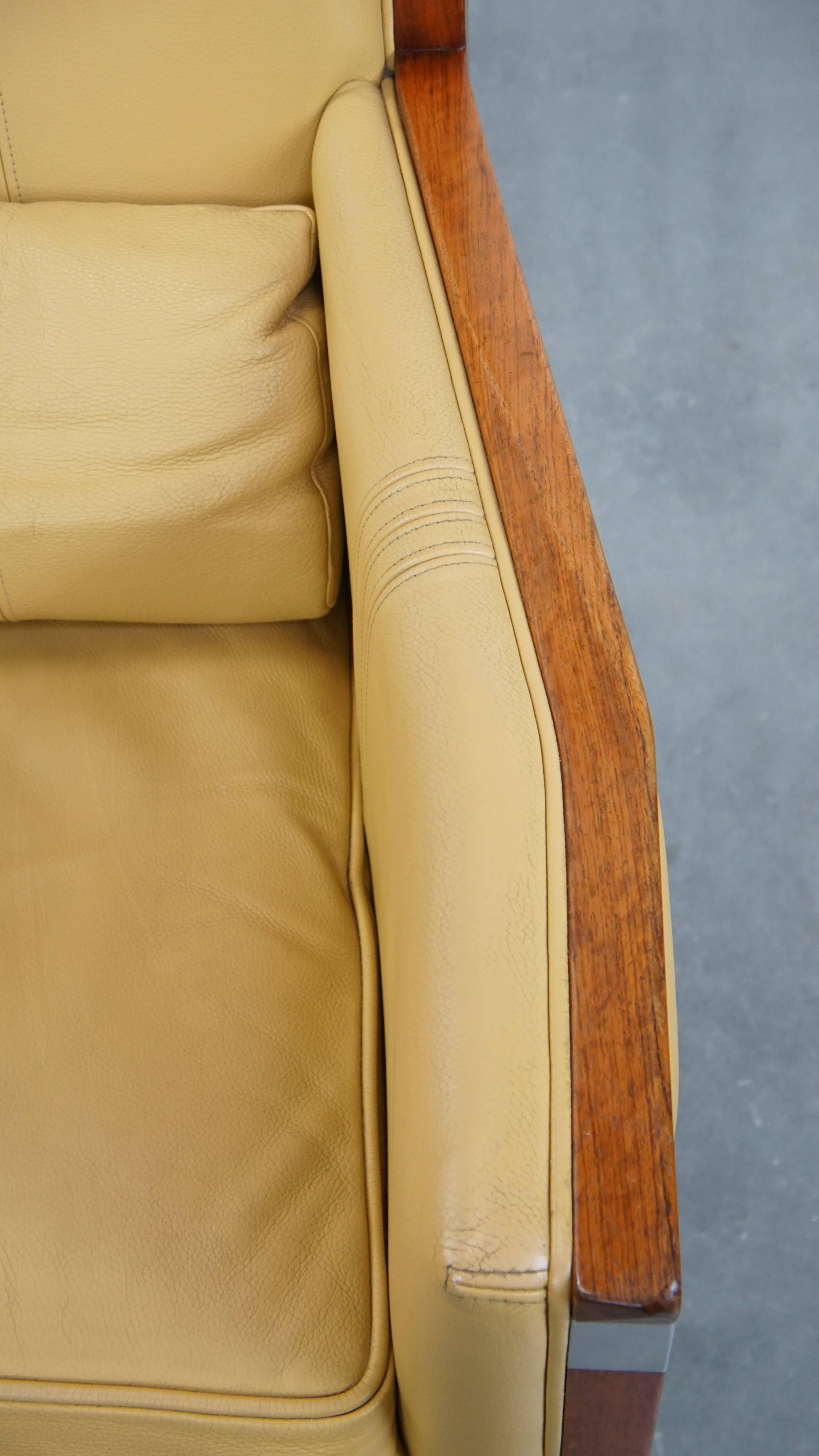 Fauteuil Art Déco en cuir jaune avec dossier haut en vente 1