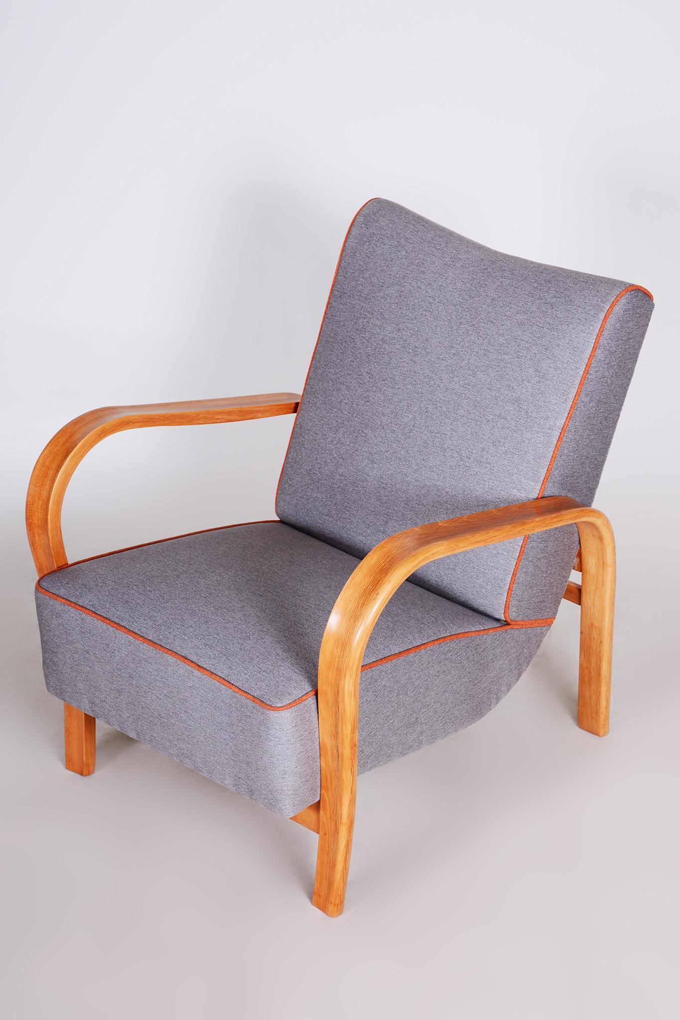 Art Deco Armchair Made in 1930s Czechia. Beech, Designed by Koželka and Kropáček For Sale 2