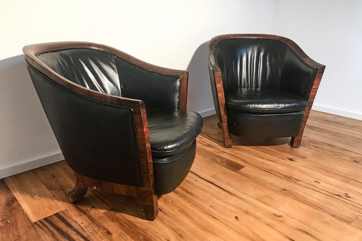 Carved Art Deco Armchair Made of Kingwood and Black Leather Around 1940 For Sale
