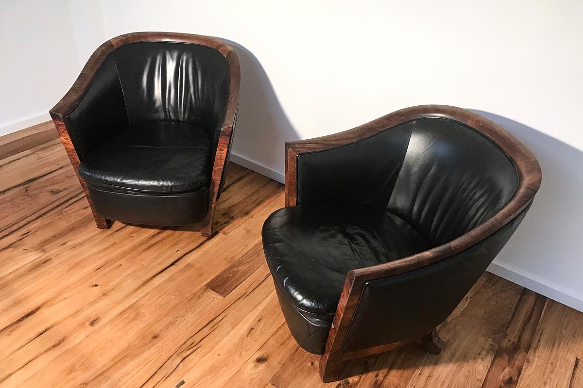 Mid-20th Century Art Deco Armchair Made of Kingwood and Black Leather Around 1940 For Sale