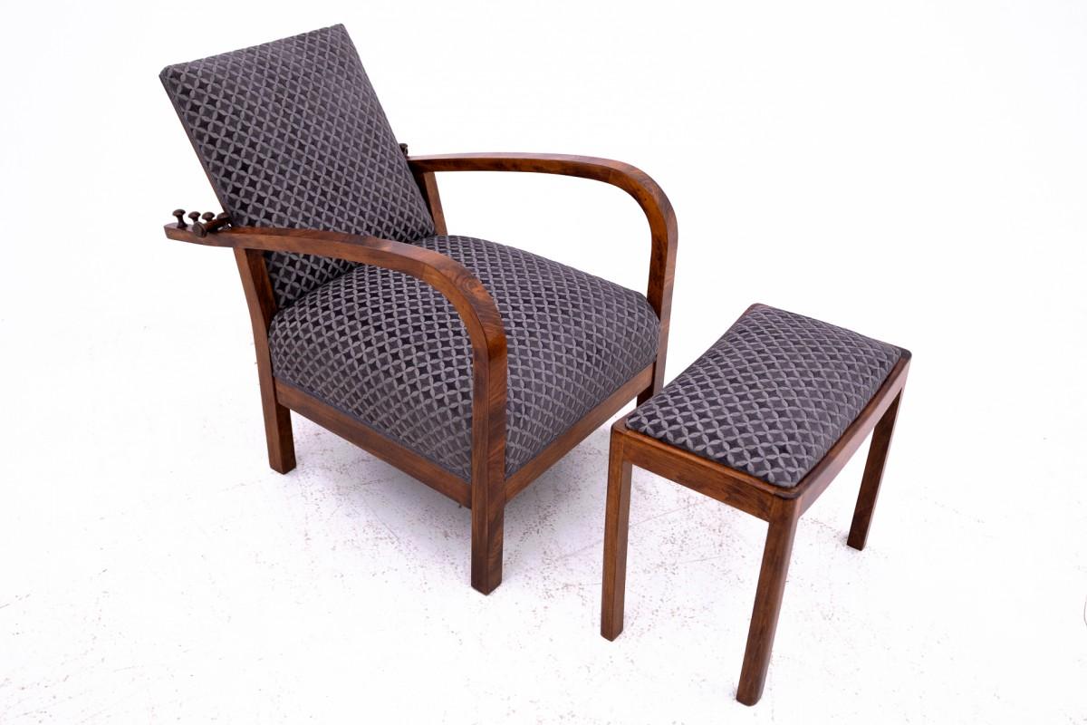 Sillón Art Decó con respaldo y reposapiés regulables, Polonia, años 30. Nogal en venta