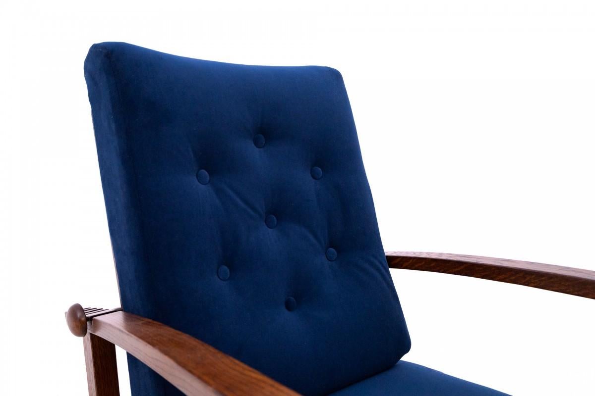 Polish Art Deco armchair with adjustable backrest, Poland, 1940s. For Sale