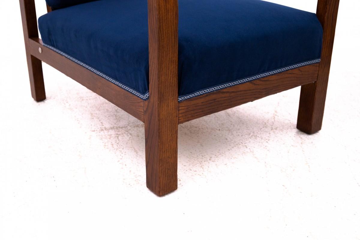 Art Deco armchair with adjustable backrest, Poland, 1940s. For Sale 2