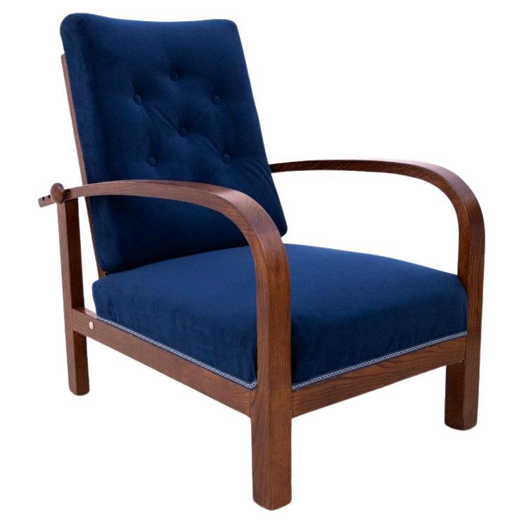 Art Deco armchair with adjustable backrest, Poland, 1940s. For Sale