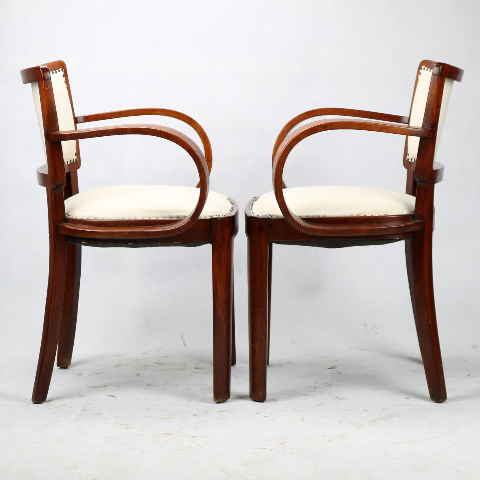 Art Deco armchairs, in very good condition.