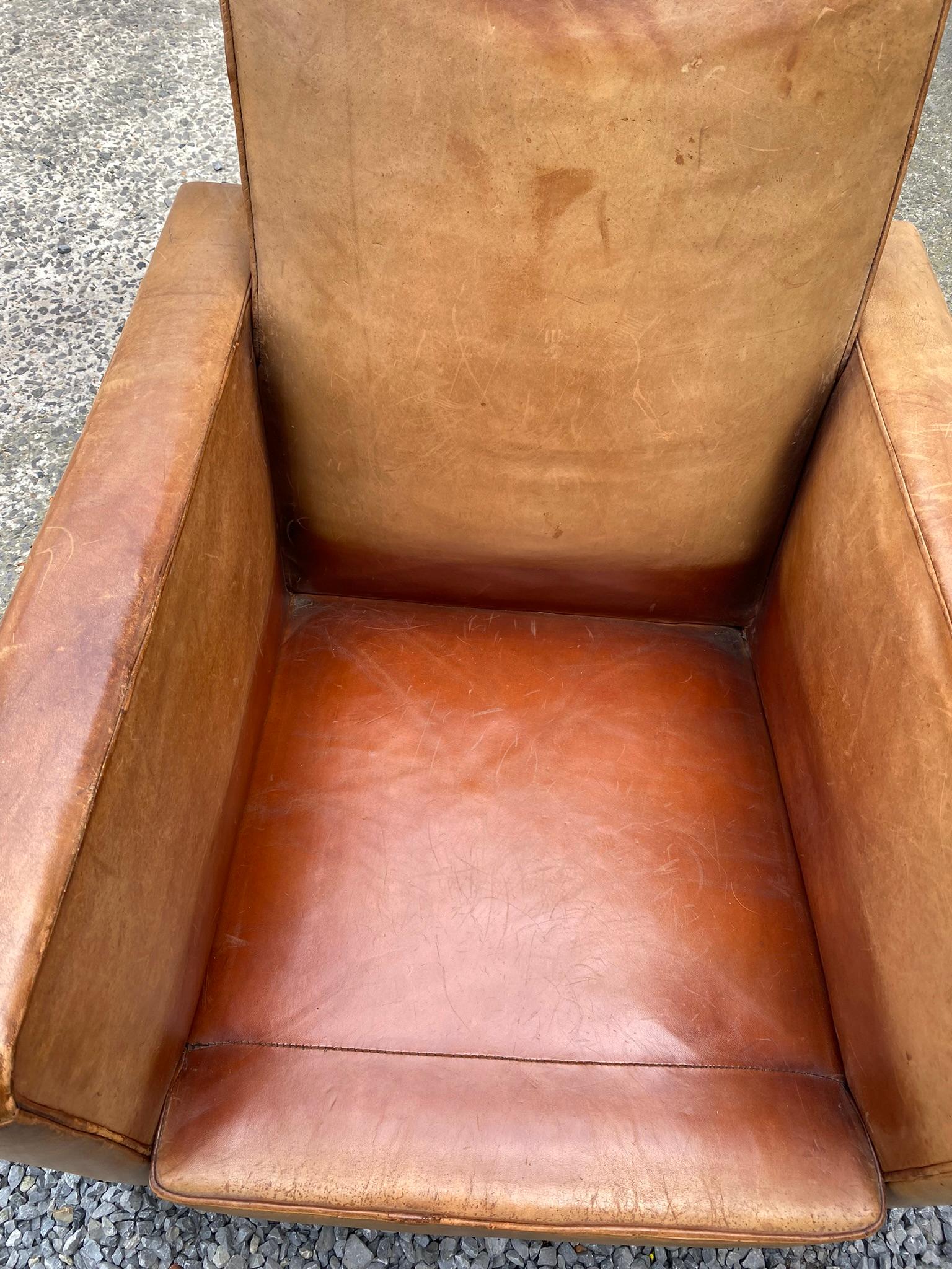 Art Deco Armchairs Covered in Leather, circa 1930 For Sale 7