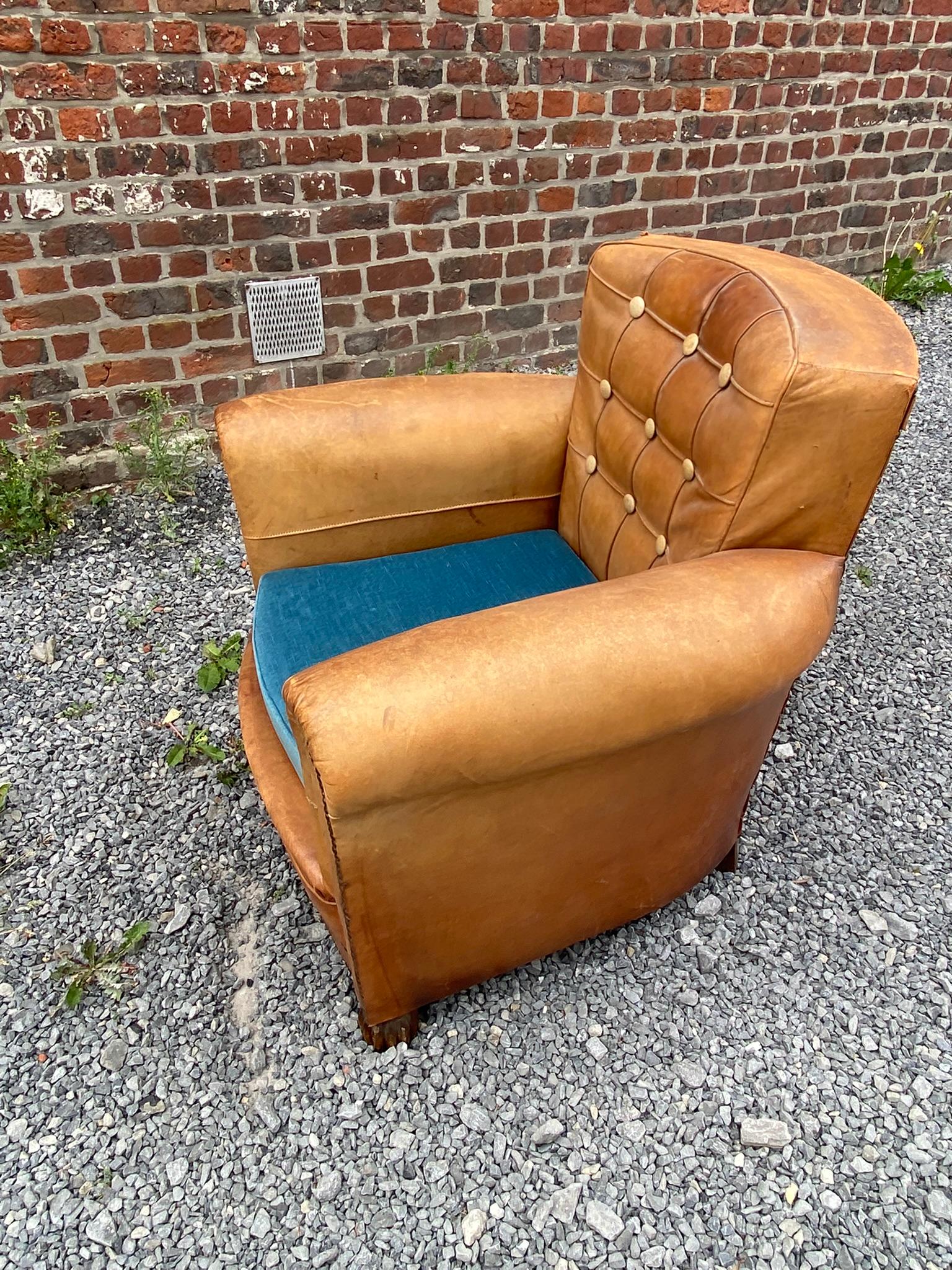 Art Deco Armchairs Covered in Leather, circa 1930 For Sale 8
