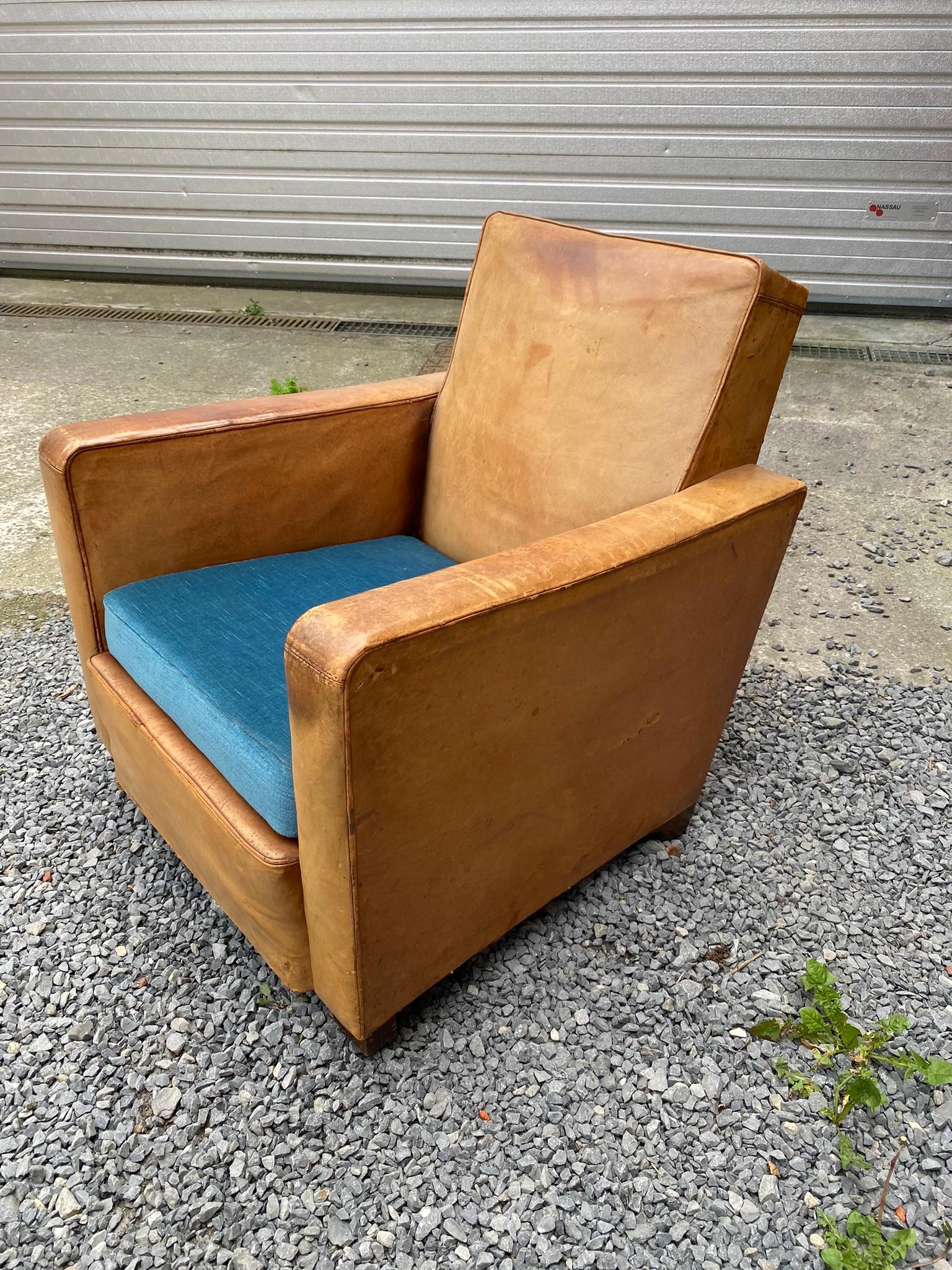 Art Deco Armchairs Covered in Leather, circa 1930 In Fair Condition For Sale In Saint-Ouen, FR