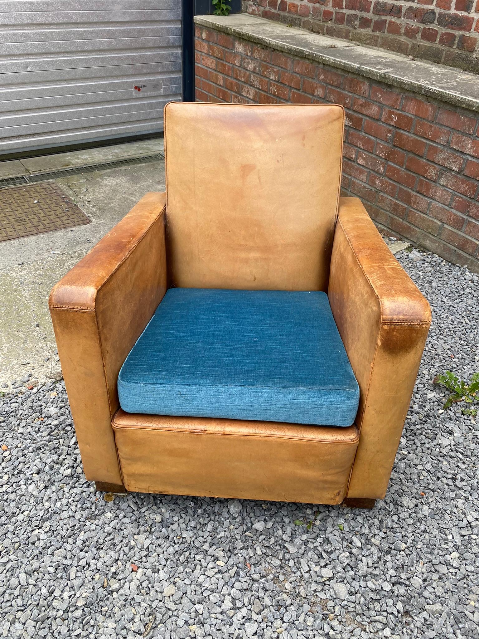 Art Deco Armchairs Covered in Leather, circa 1930 For Sale 2