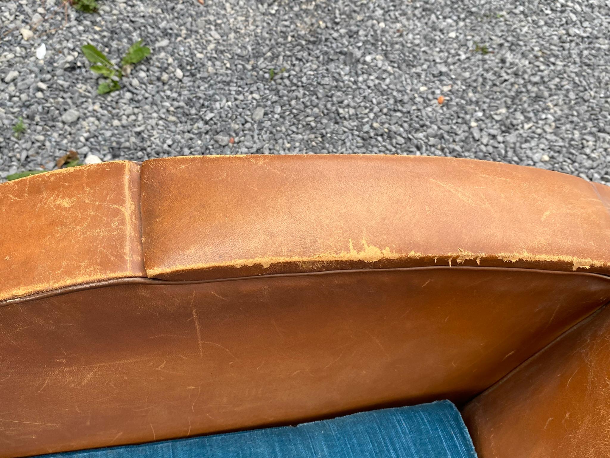 Art Deco Armchairs Covered in Leather, circa 1930 For Sale 3