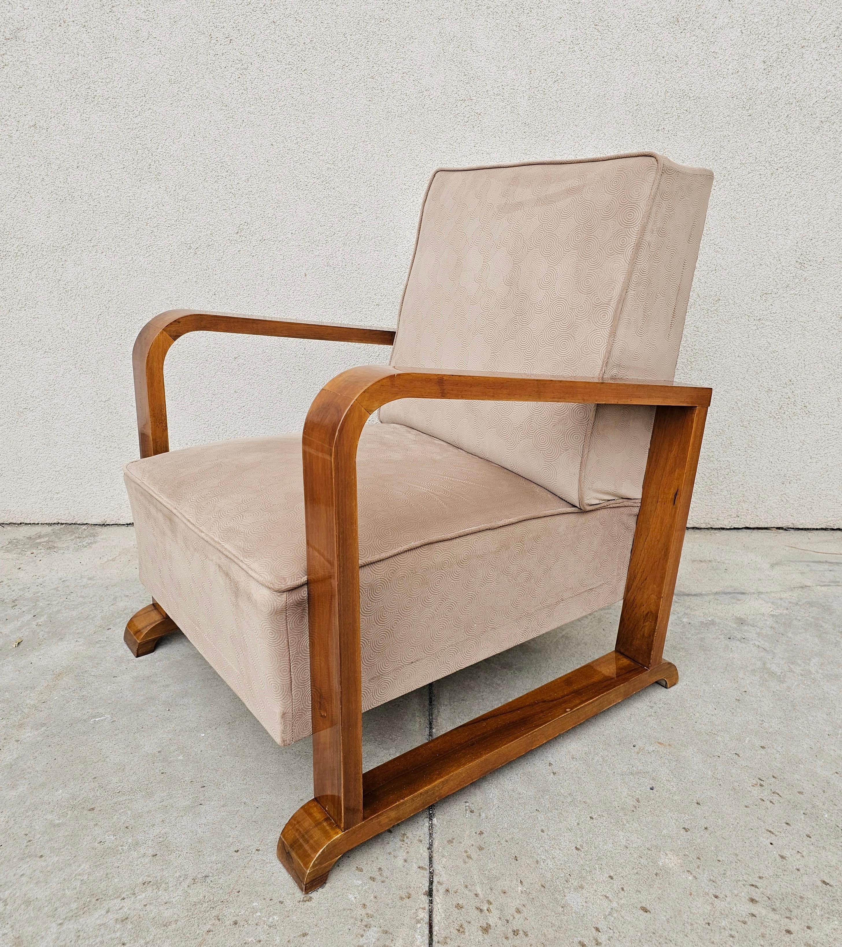 Art déco-Sessel aus massivem Nussbaumholz, Österreich 1920er Jahre (Frühes 20. Jahrhundert) im Angebot