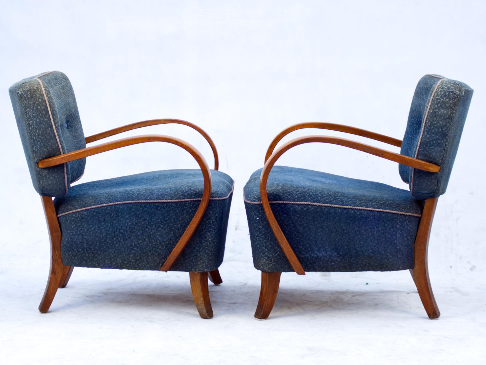 These armchairs, model H 237 were designed by Jindrich Halabala and produced in Czechoslovakia in the 1930s by UP Zavody Brno.
The chairs are in vintage condition and the springs and wood are very stable.