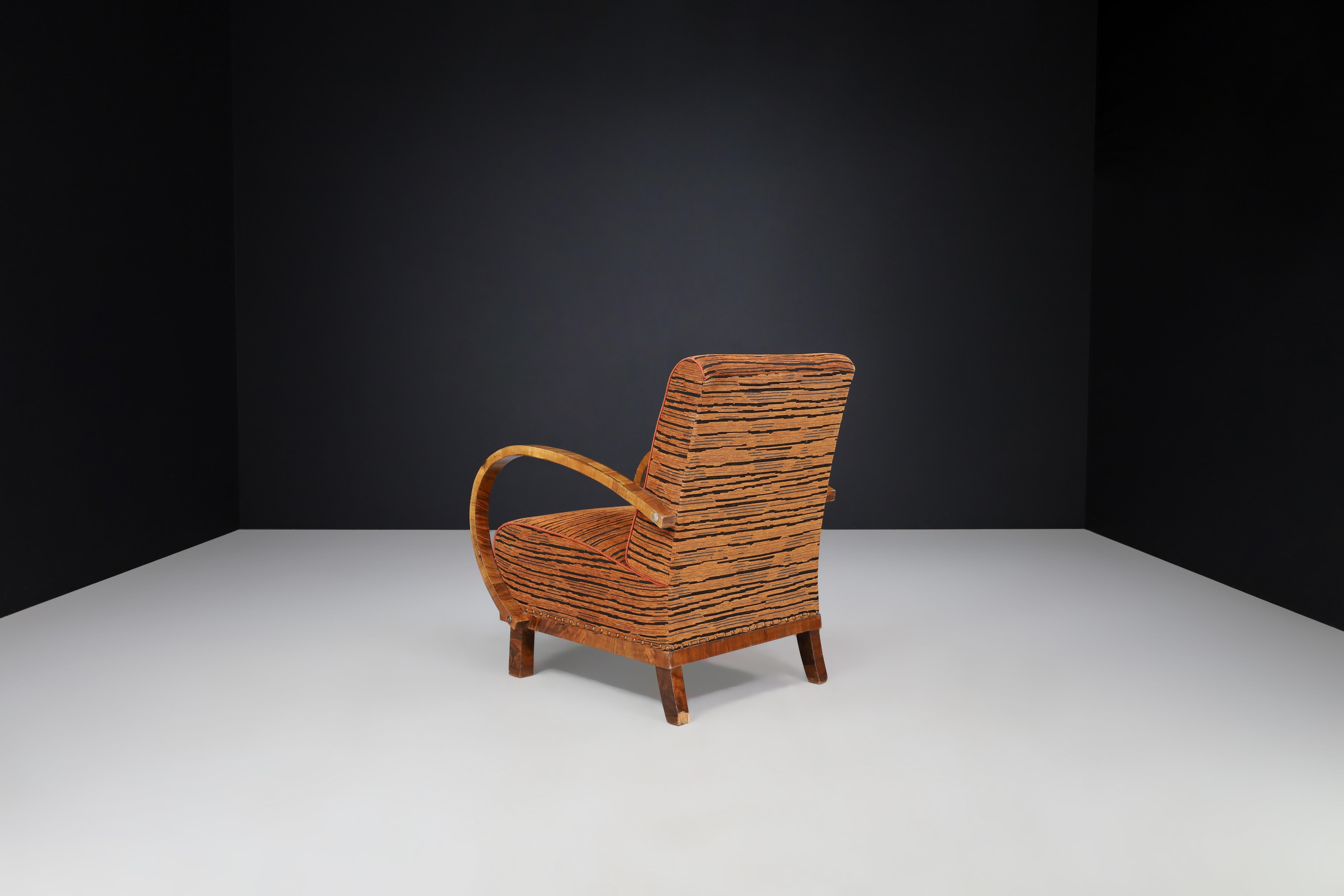 Art déco-Sessel aus Nussbaumholz mit neuer Polsterung, Österreich 1930er Jahre im Angebot 4