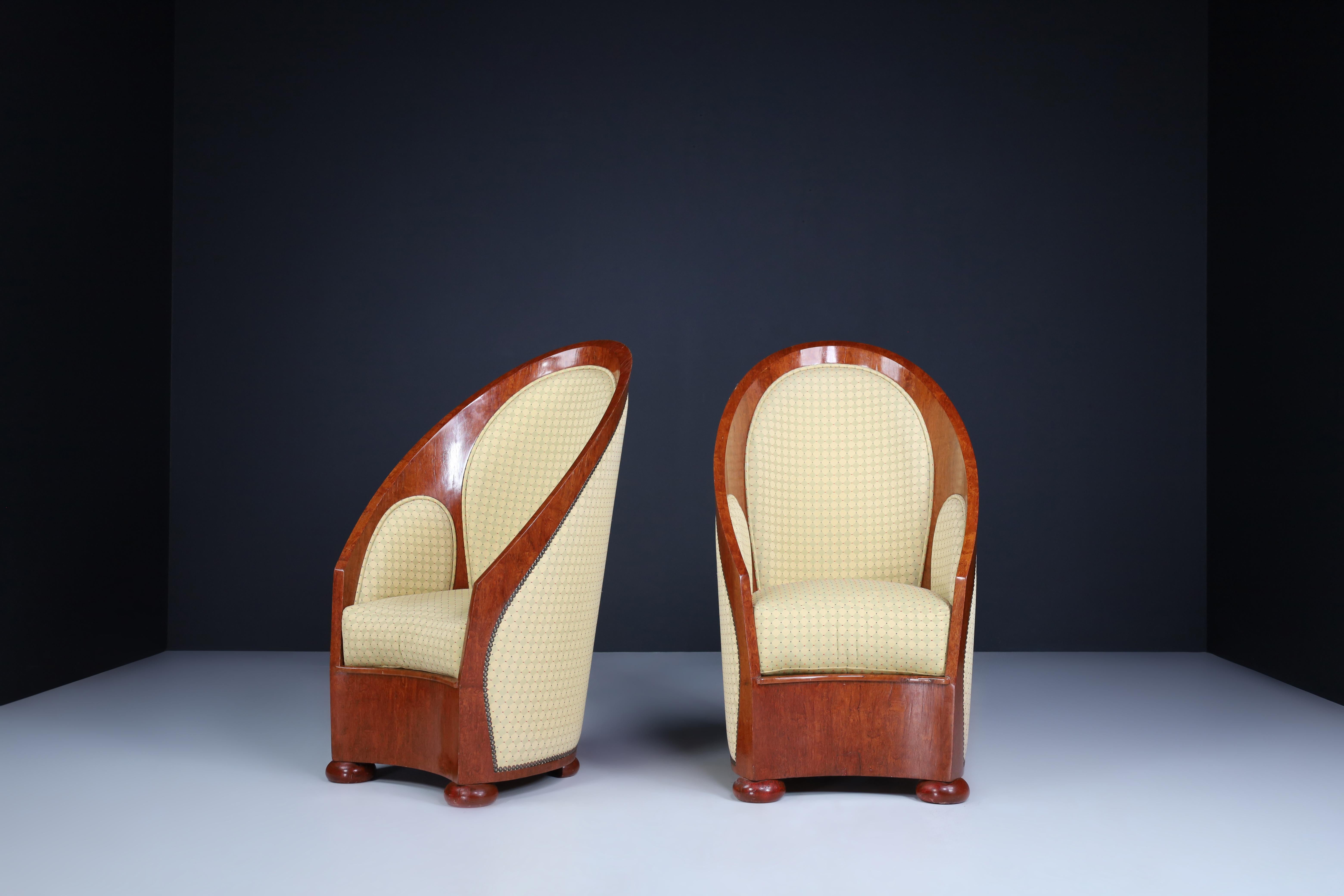 Italian Art Deco Armchairs in Walnut and Original Upholstery, Italy, 1930s For Sale