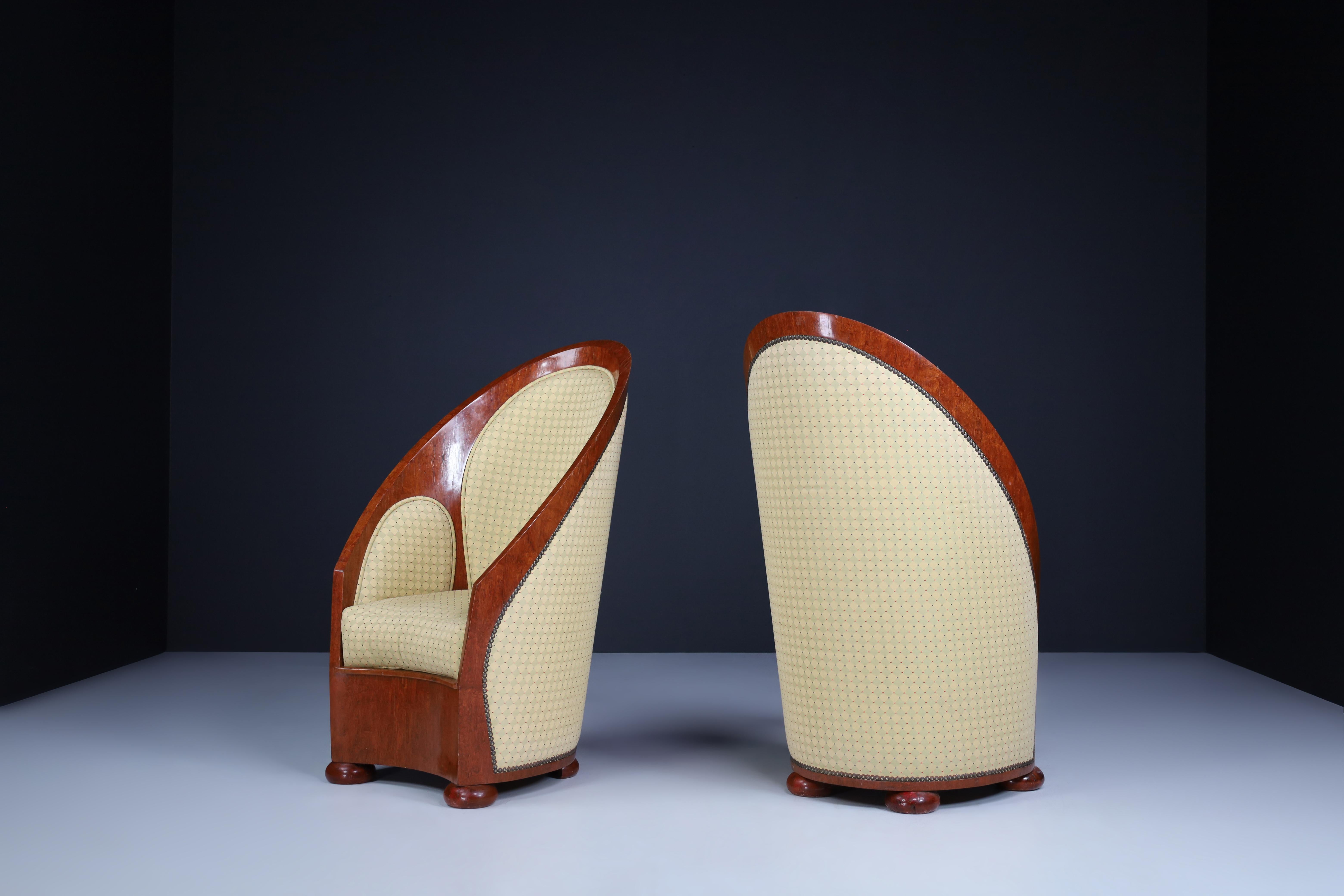 20th Century Art Deco Armchairs in Walnut and Original Upholstery, Italy, 1930s For Sale