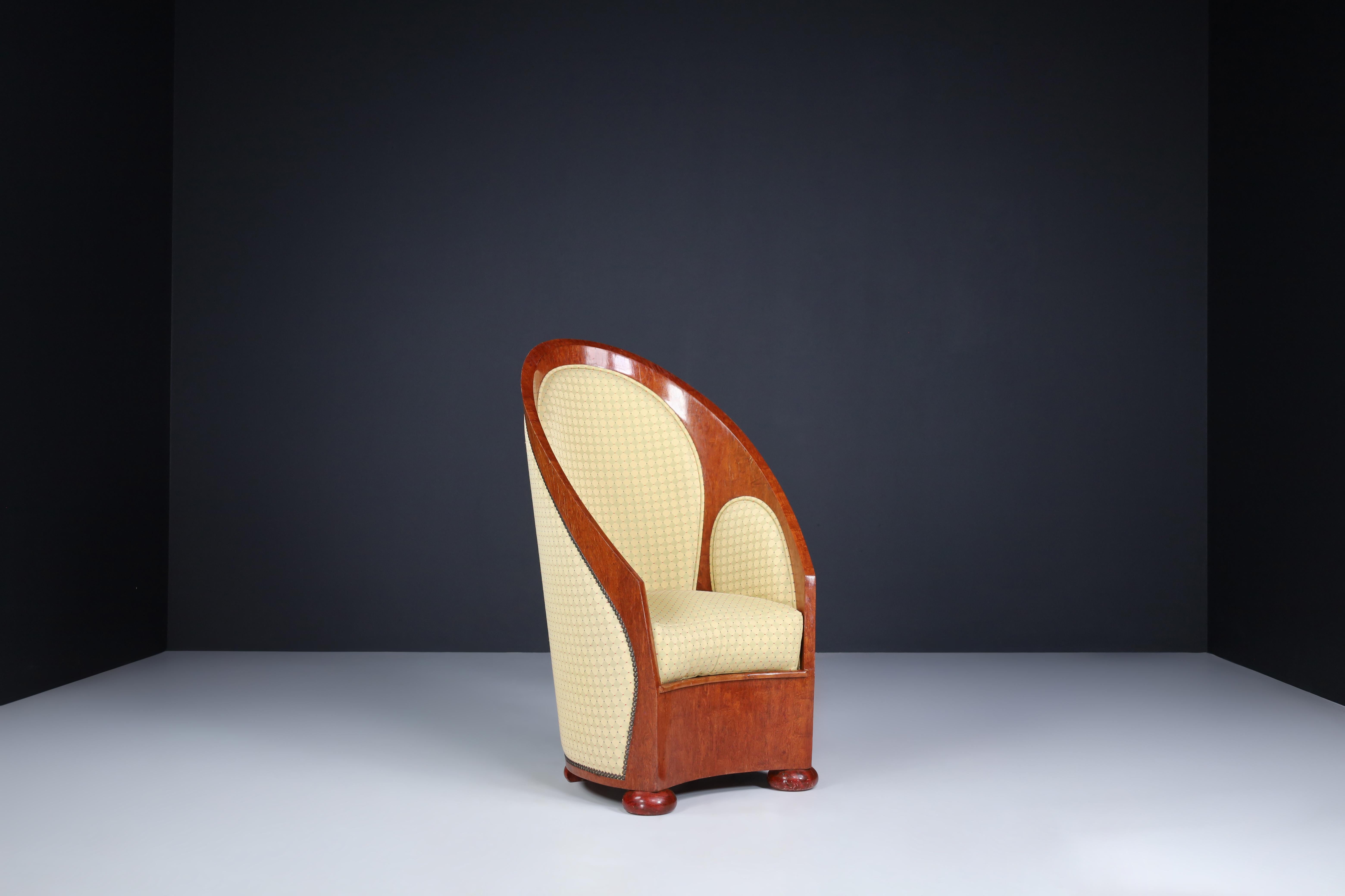 Art Deco Armchairs in Walnut and Original Upholstery, Italy, 1930s For Sale 3