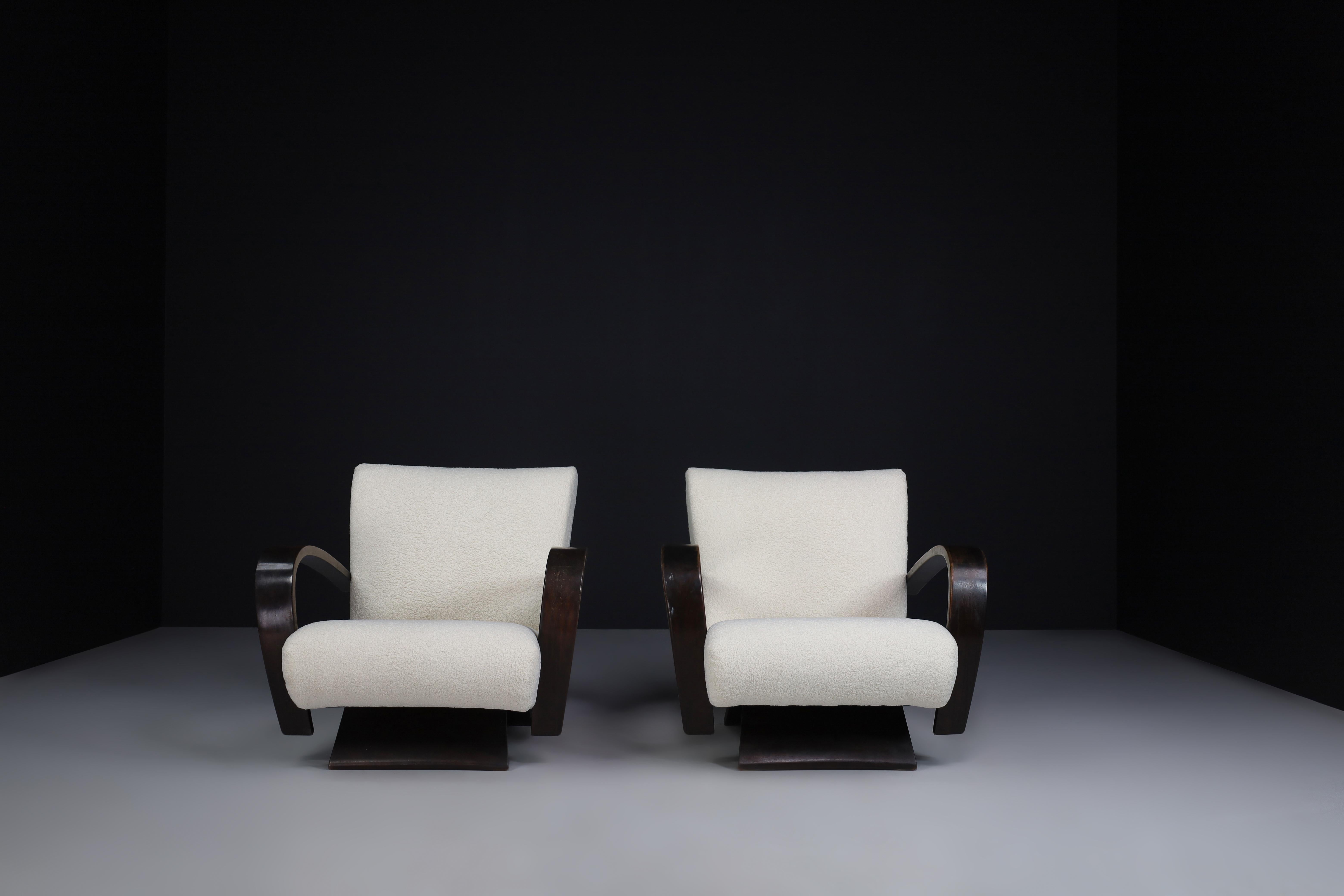 20th Century Art Deco Armchairs in Walnut and Teddy Upholstery, Italy, 1930s  For Sale
