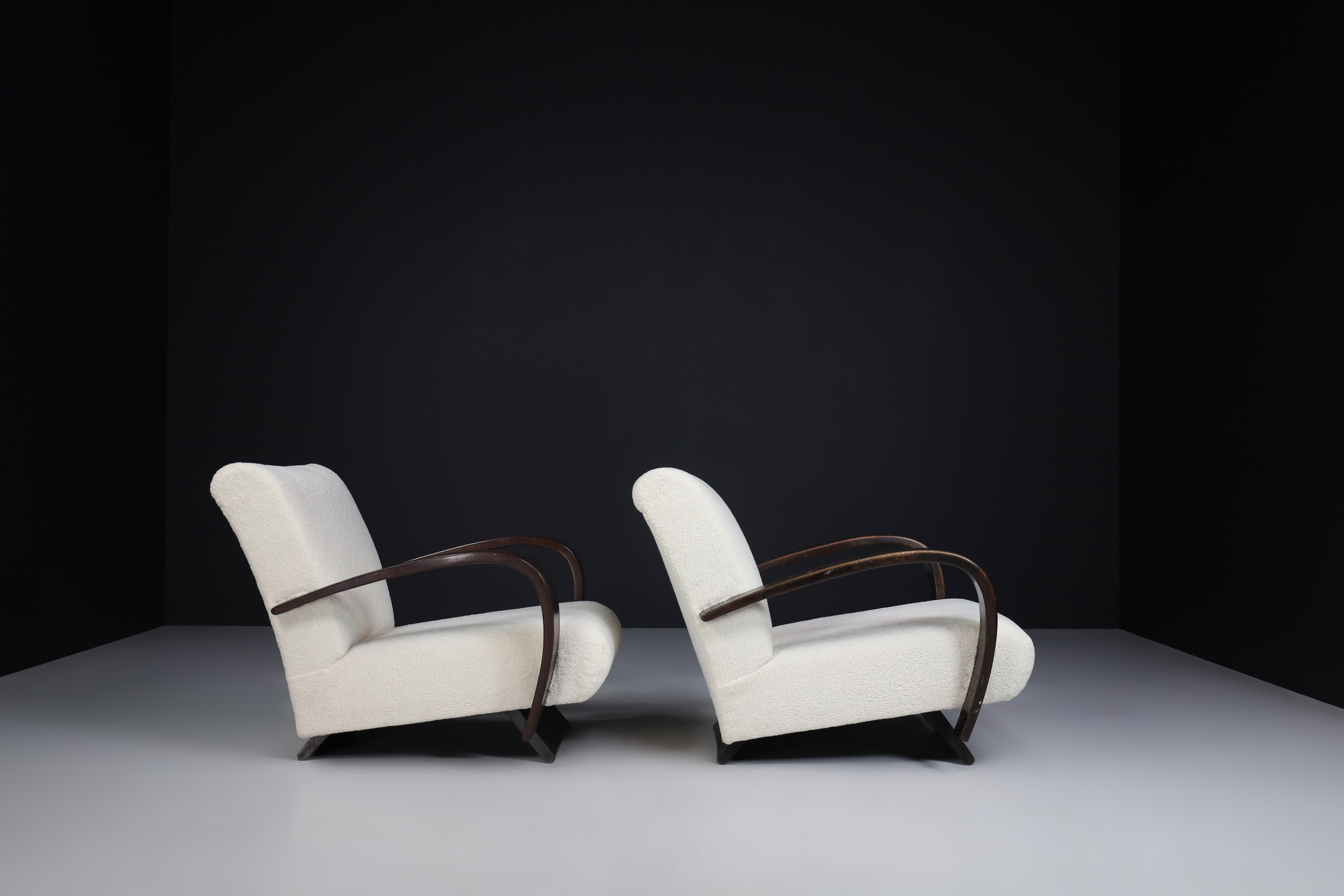 Art Deco Armchairs in Walnut and Teddy Upholstery, Italy, 1930s  For Sale 2