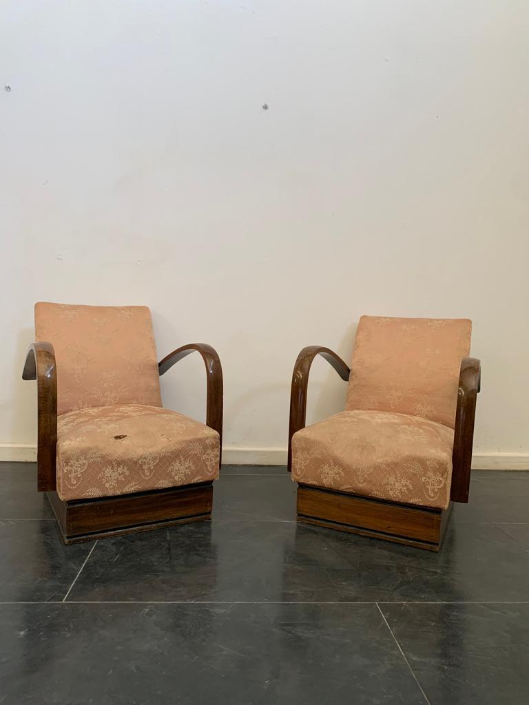 Art Deco beechwood armchairs with solid wood base with two perpendicular hollowed out and ebonised lines. Curved armrests. Seat height - 32 cm. Proposed to be upholstered, solid and functional.
Packaging with bubble wrap and cardboard boxes is