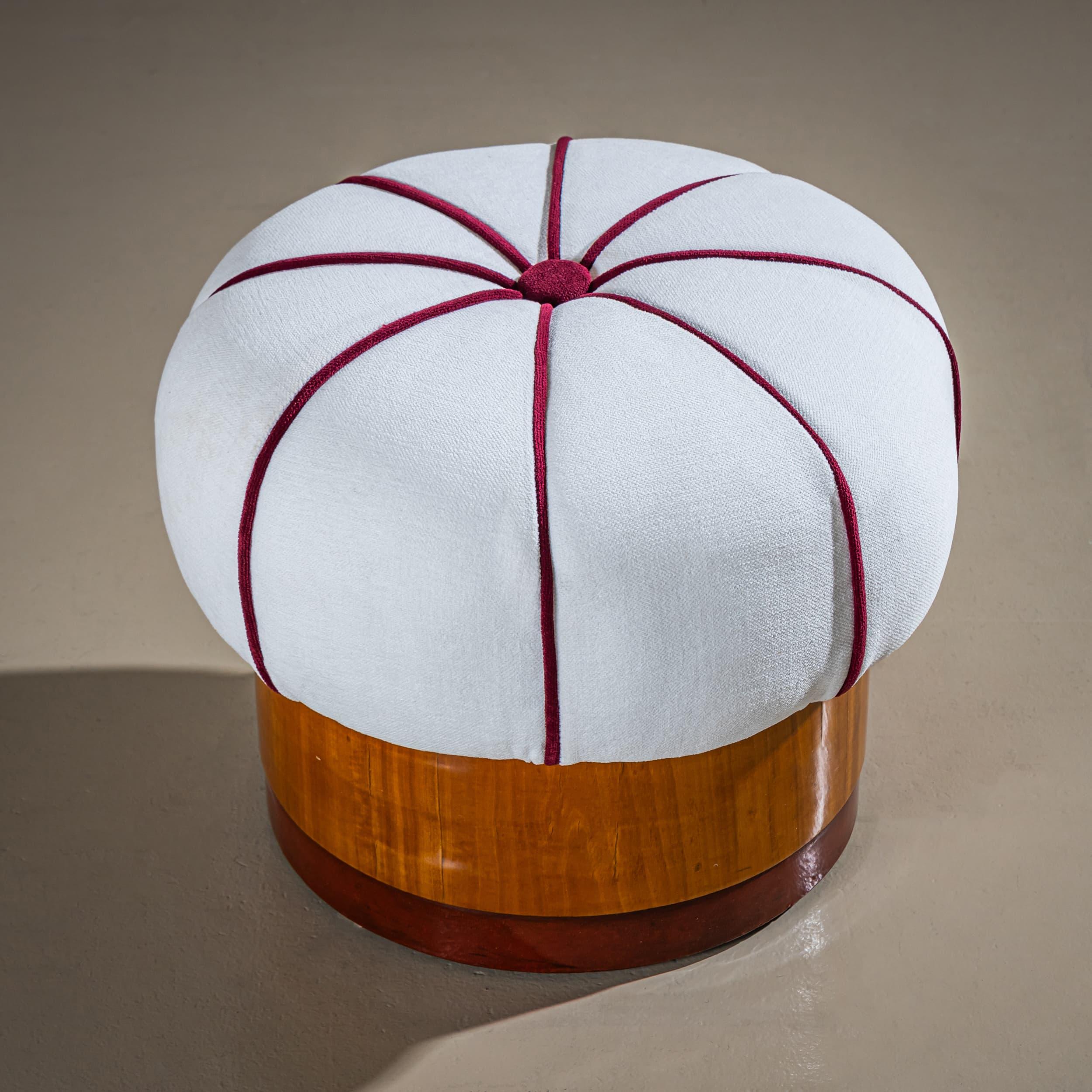 Art Deco Armchairs with Pouf, probably Italy For Sale 2