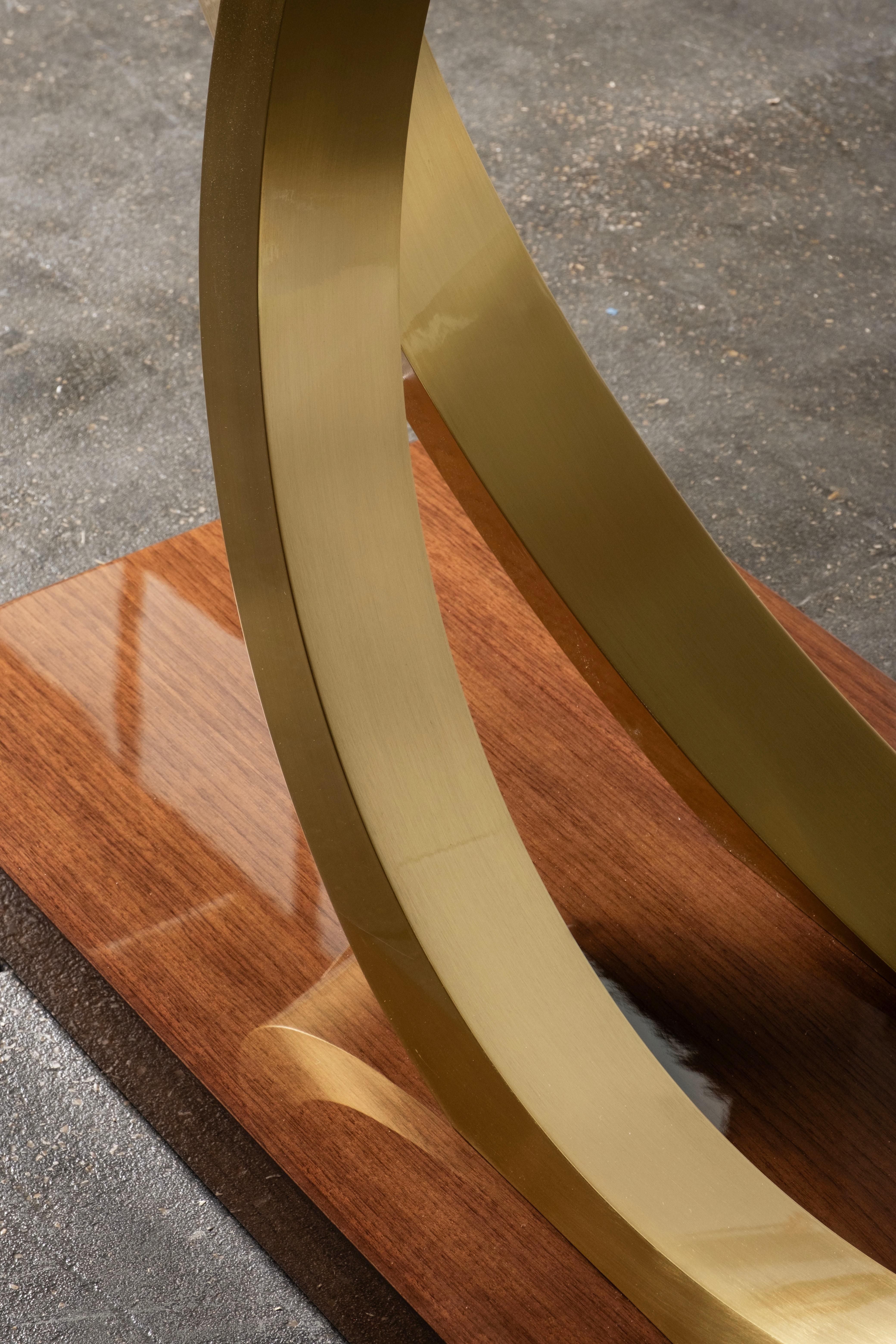 Table console Armilar Art Déco, Miel Onyx, laiton brossé, fabriquée à la main par Greenapple en vente 4