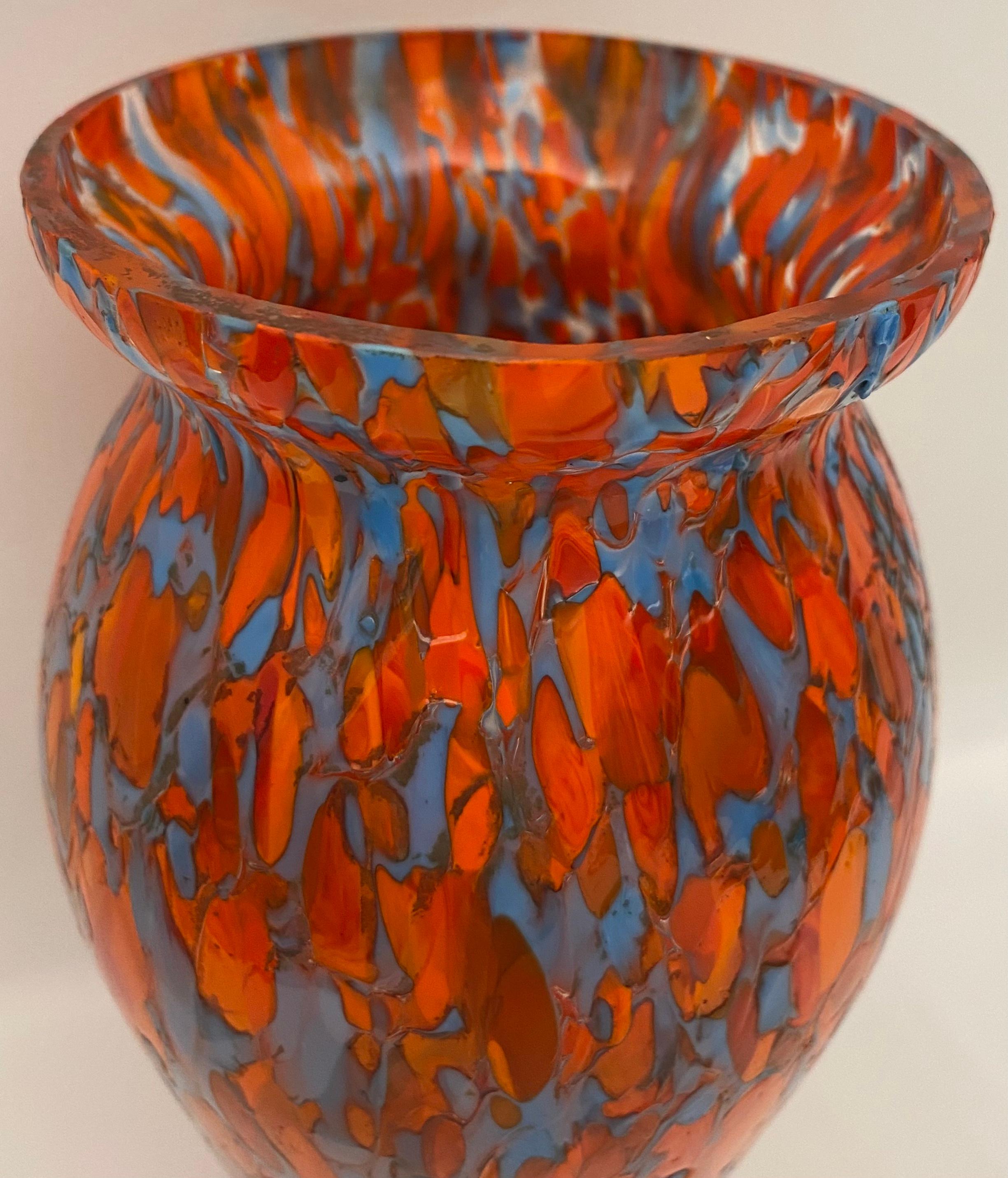 Français Vase en verre d'art multicolore Art dco  en vente