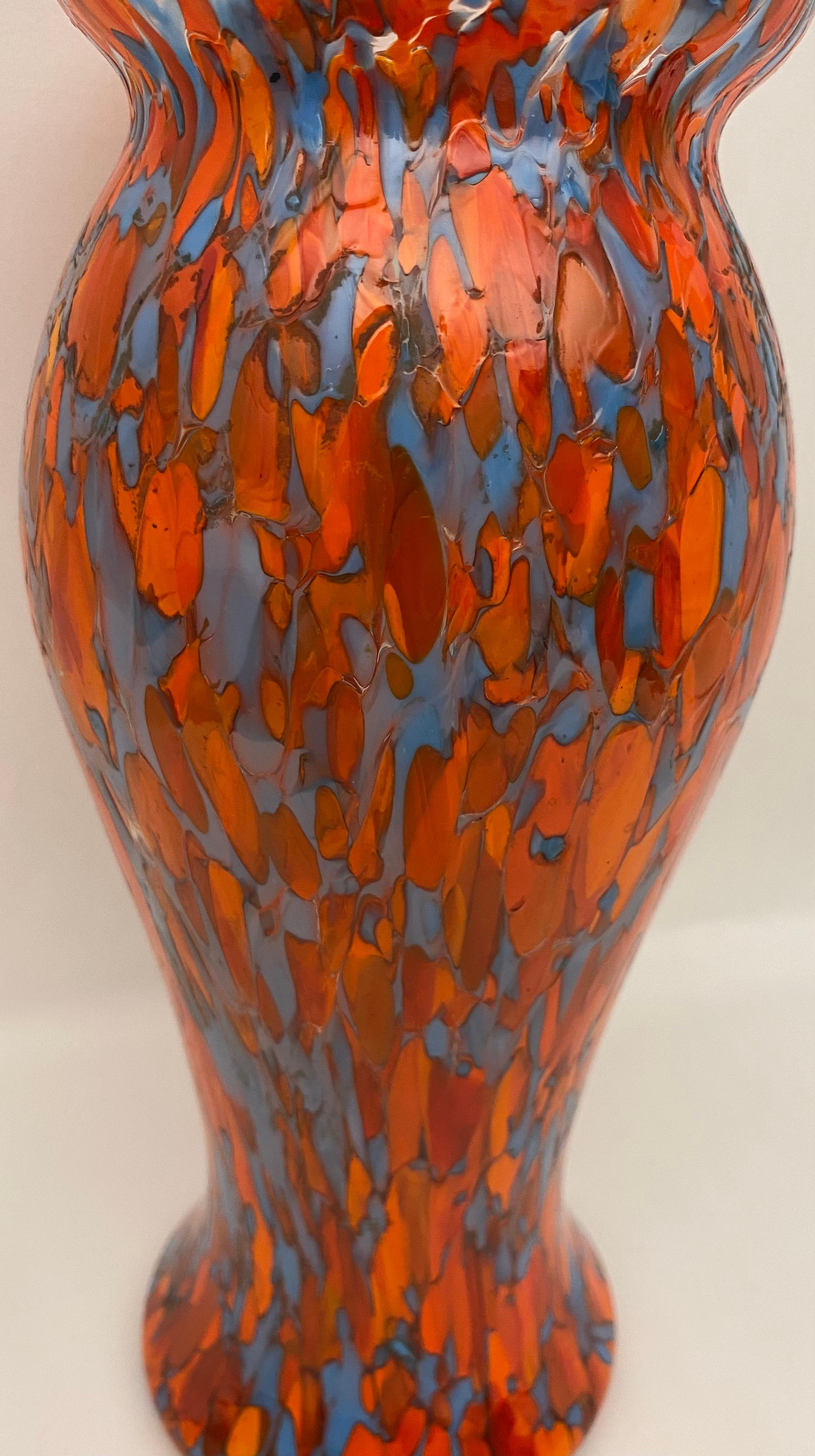 Mehrfarbige Art-Dco-Vase aus Kunstglas  (Handgefertigt) im Angebot