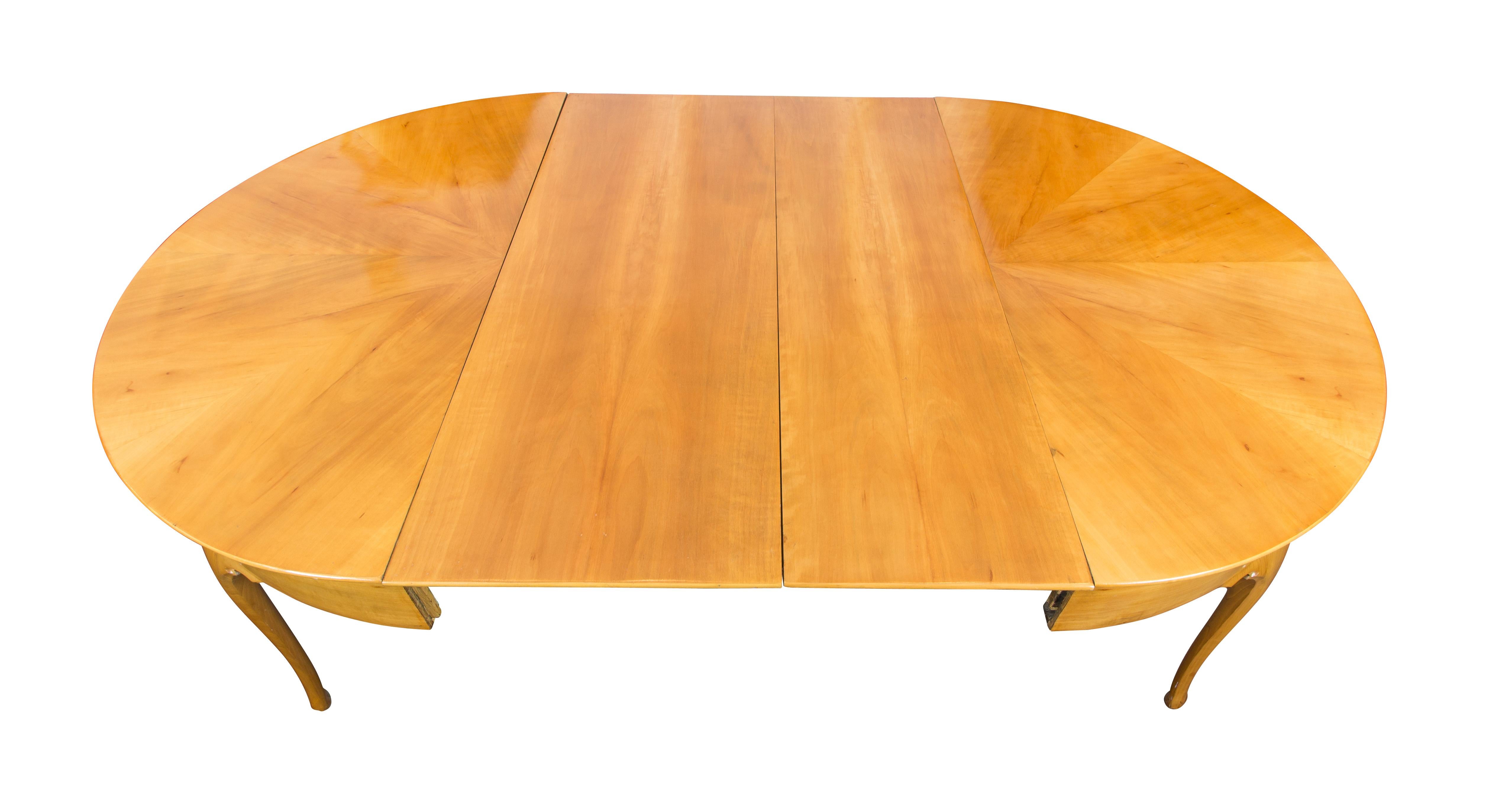 Art Deco / Art Nouveau Birnenholz-Esstisch-Set: Tisch und sechs Stühle (Art déco) im Angebot