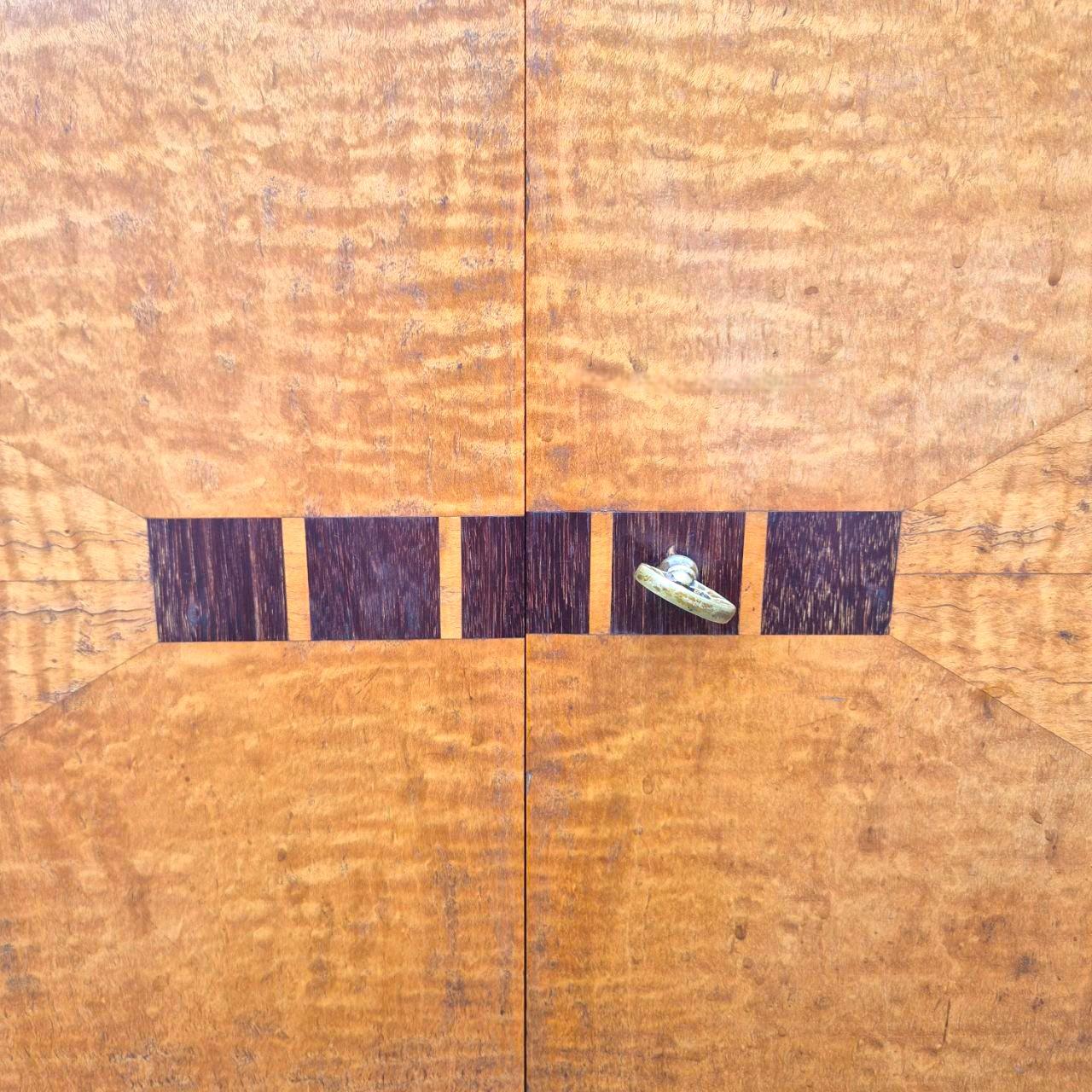 Aparador Art Decó de chapa de fresno - circa 1930 - Elegante aparador de época en venta 6