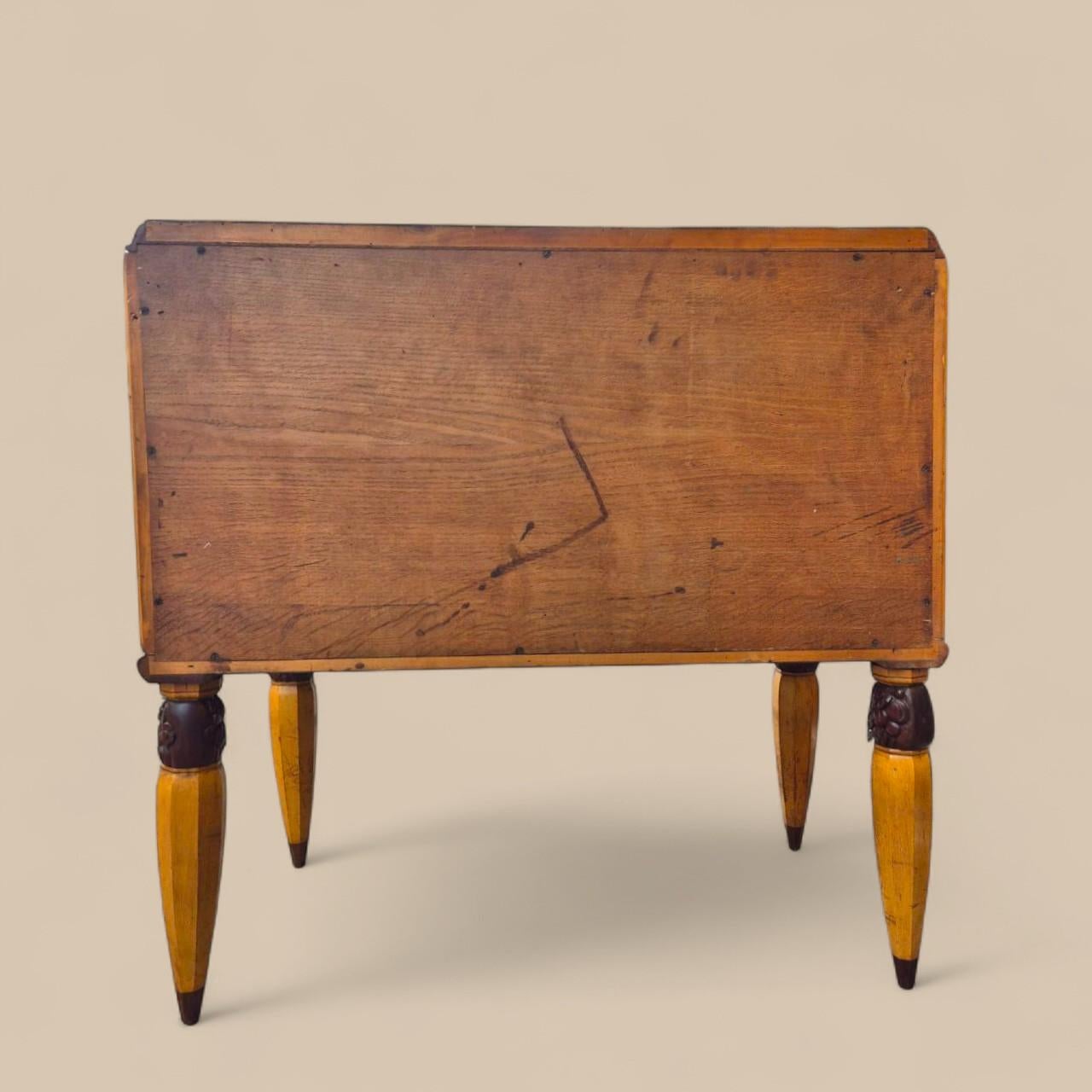 Aparador Art Decó de chapa de fresno - circa 1930 - Elegante aparador de época en venta 9