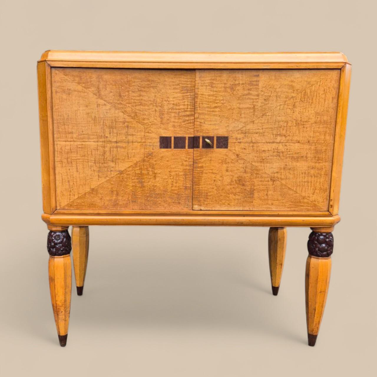 Aparador Art Decó de chapa de fresno - circa 1930 - Elegante aparador de época en venta 2