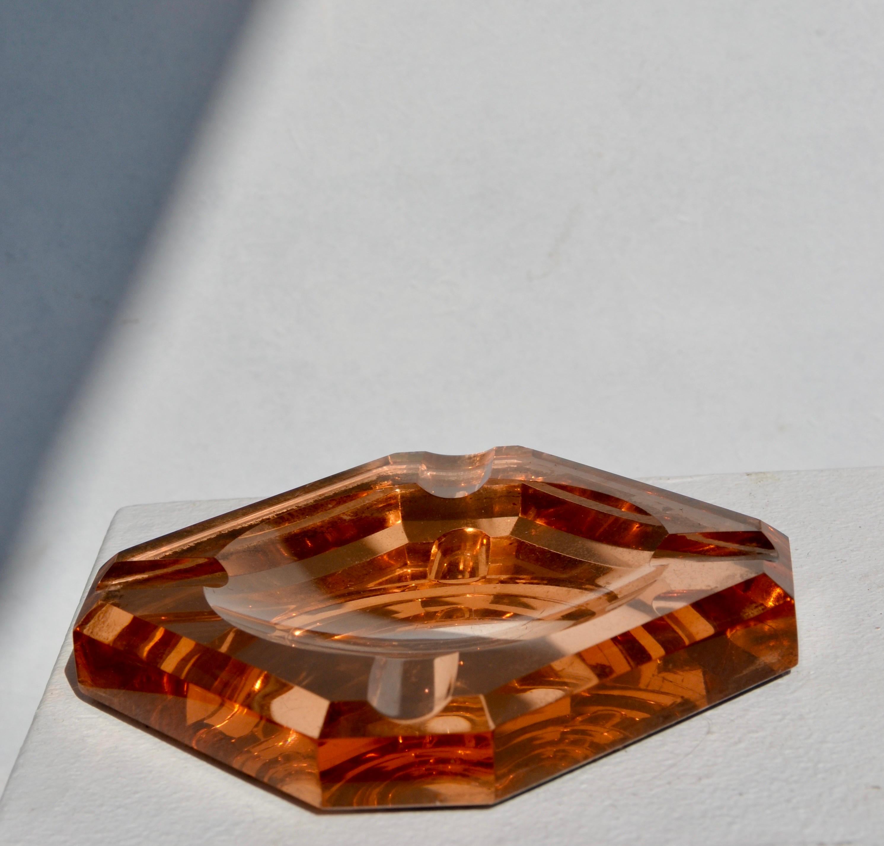Art-Déco-Aschenbecher von Jean Luce aus Saint-Gobain-Glas, Frankreich, 1920er Jahre. (Art déco) im Angebot