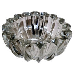 Art Deco Aschenbecher 'Or Cup' aus geformtem Glas Pierre D'Avesn Frankreich