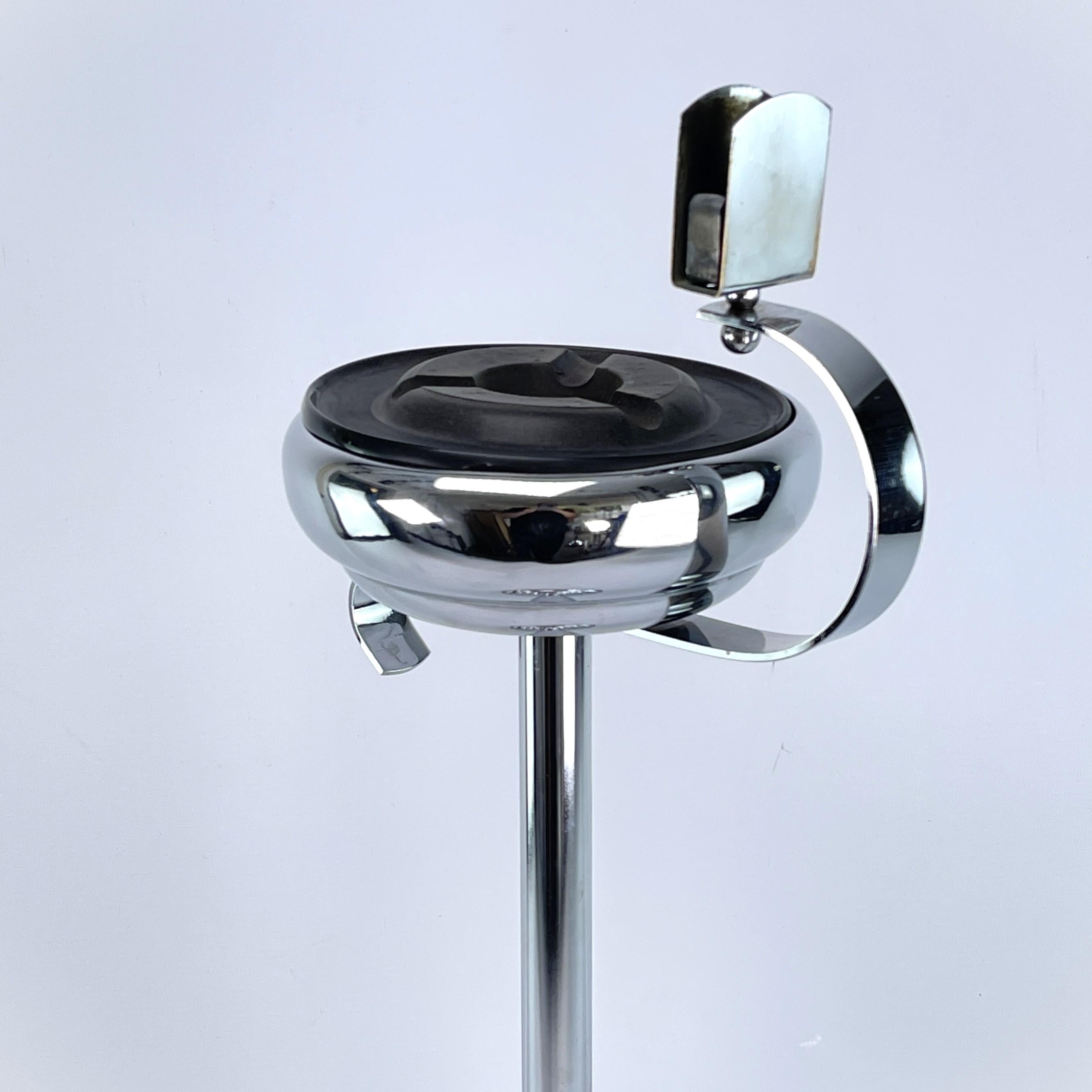 Art Deco Aschenbecher Stand, von Demeyere, Belgien, Chrom und Bakelit, 1930er Jahre (Belgisch) im Angebot