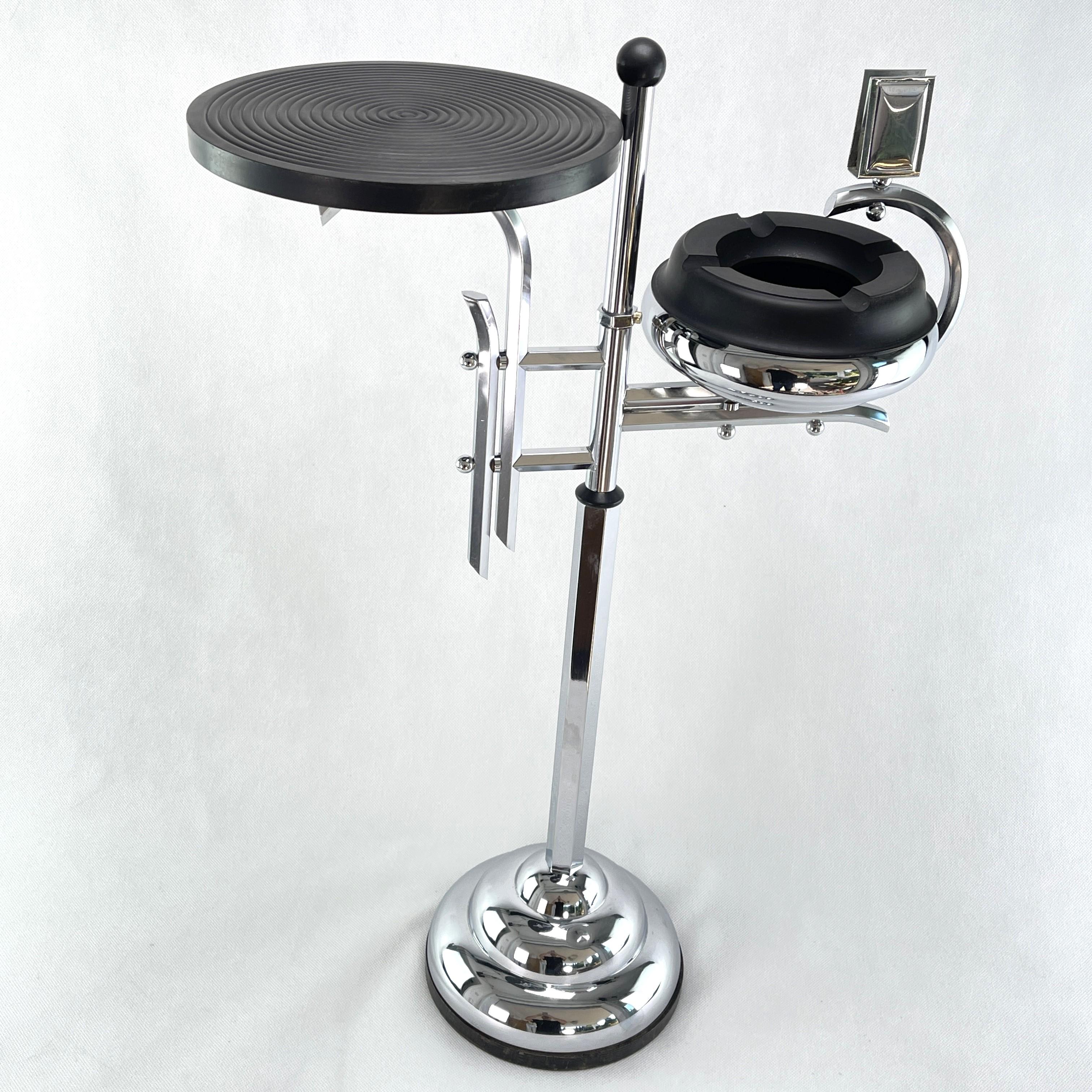 Art Deco ashtray stand

This beautiful and rare Art Deco Ashtray Stand from the 30s/40s is in the streamline modern art deco style. The designer of this extraordinary object has succeeded in combining functionality, design, style and aesthetics.